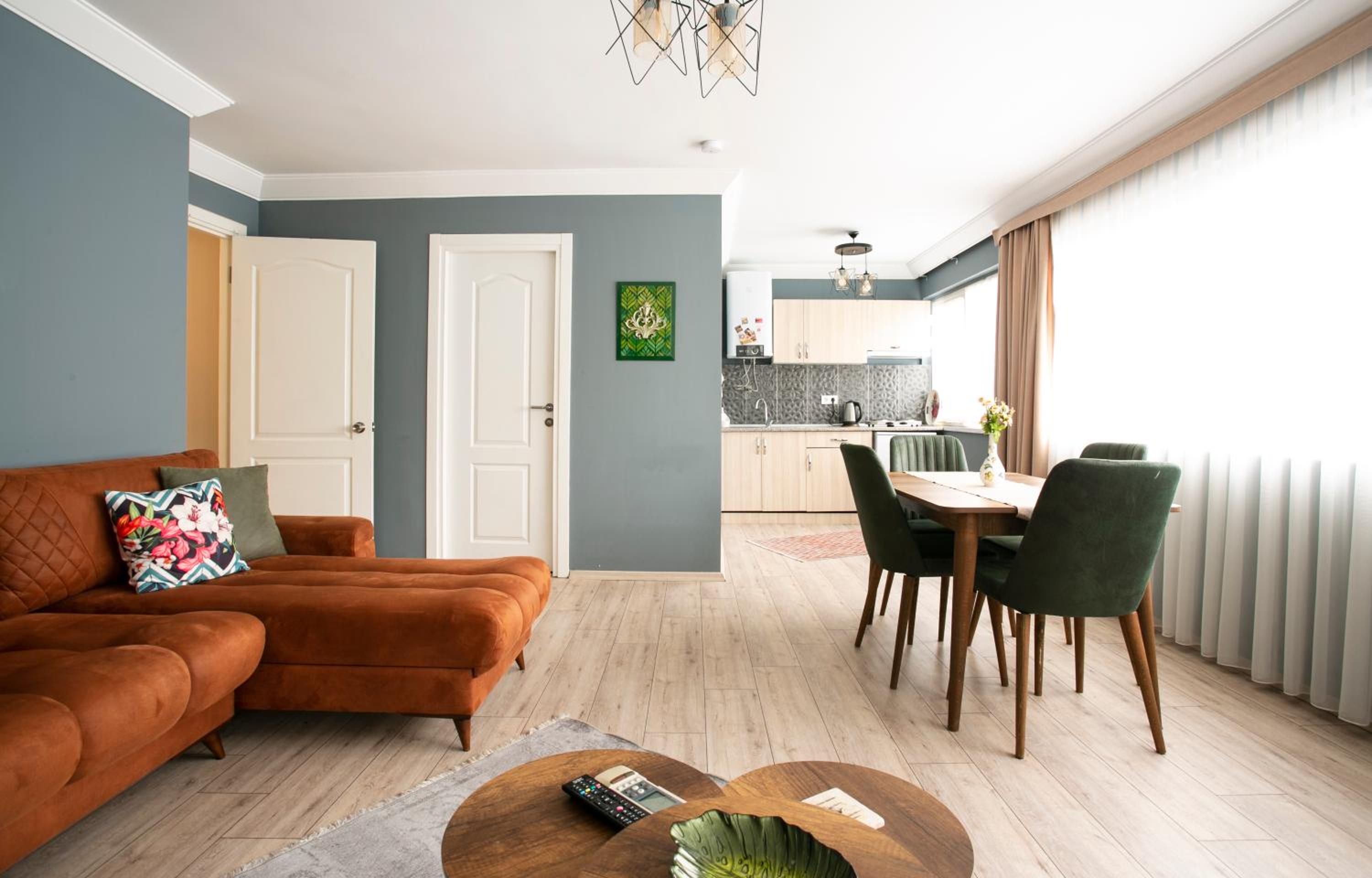 Sirena's Suites