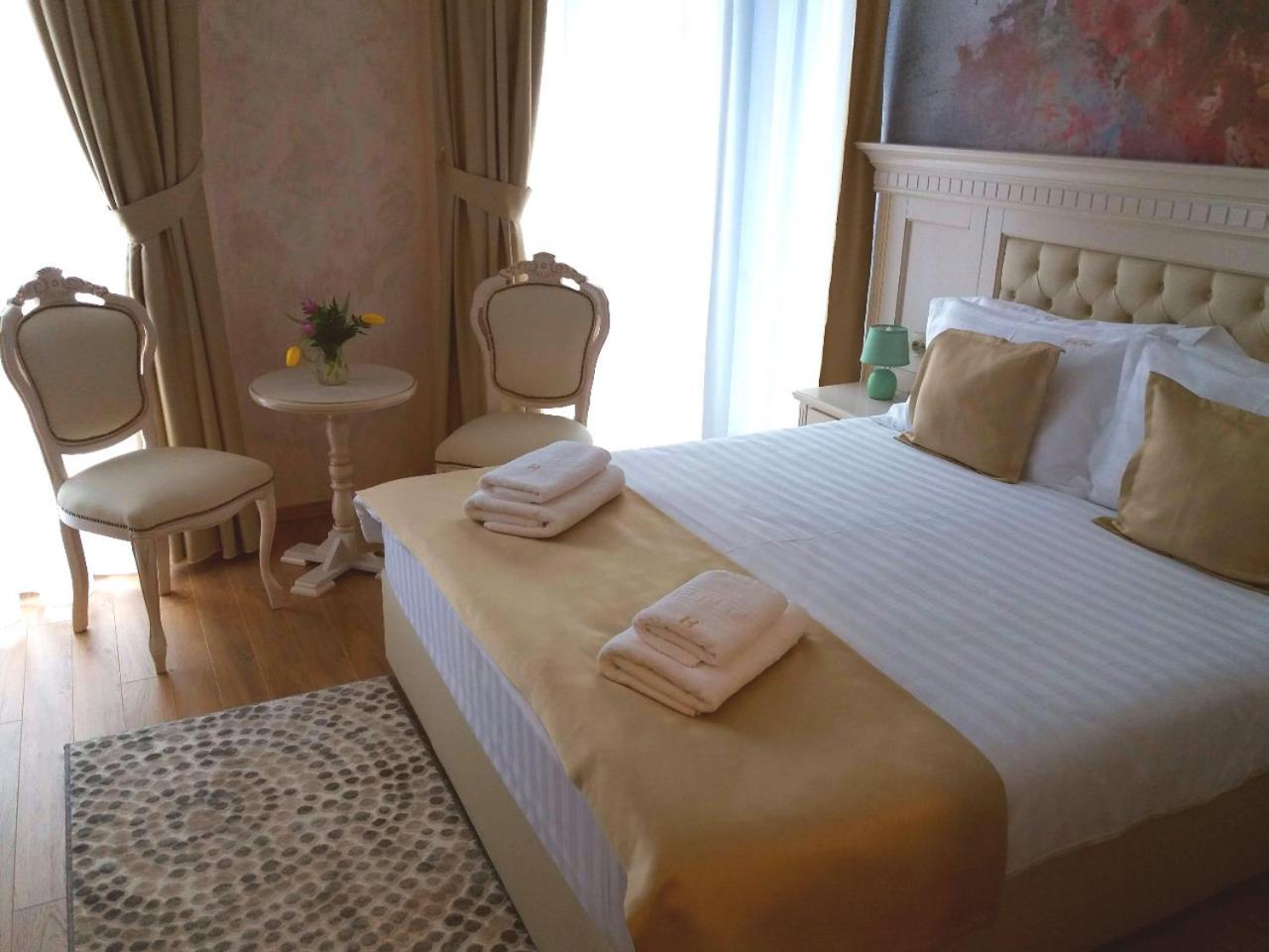 Park Luxury Rooms view 3