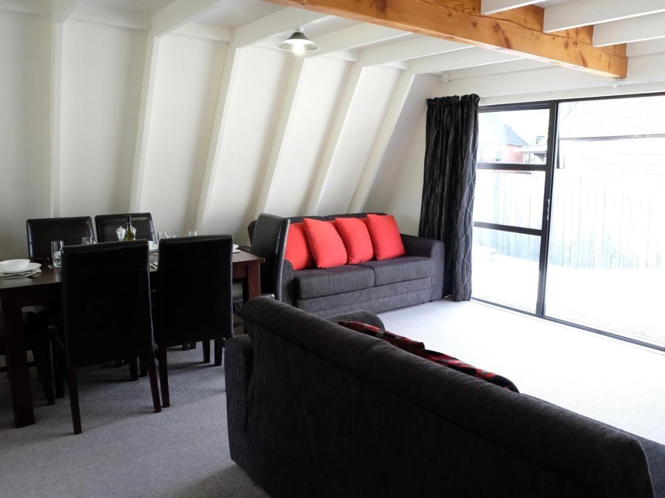 Central Ski Chalet - Ohakune Holiday Home view 5