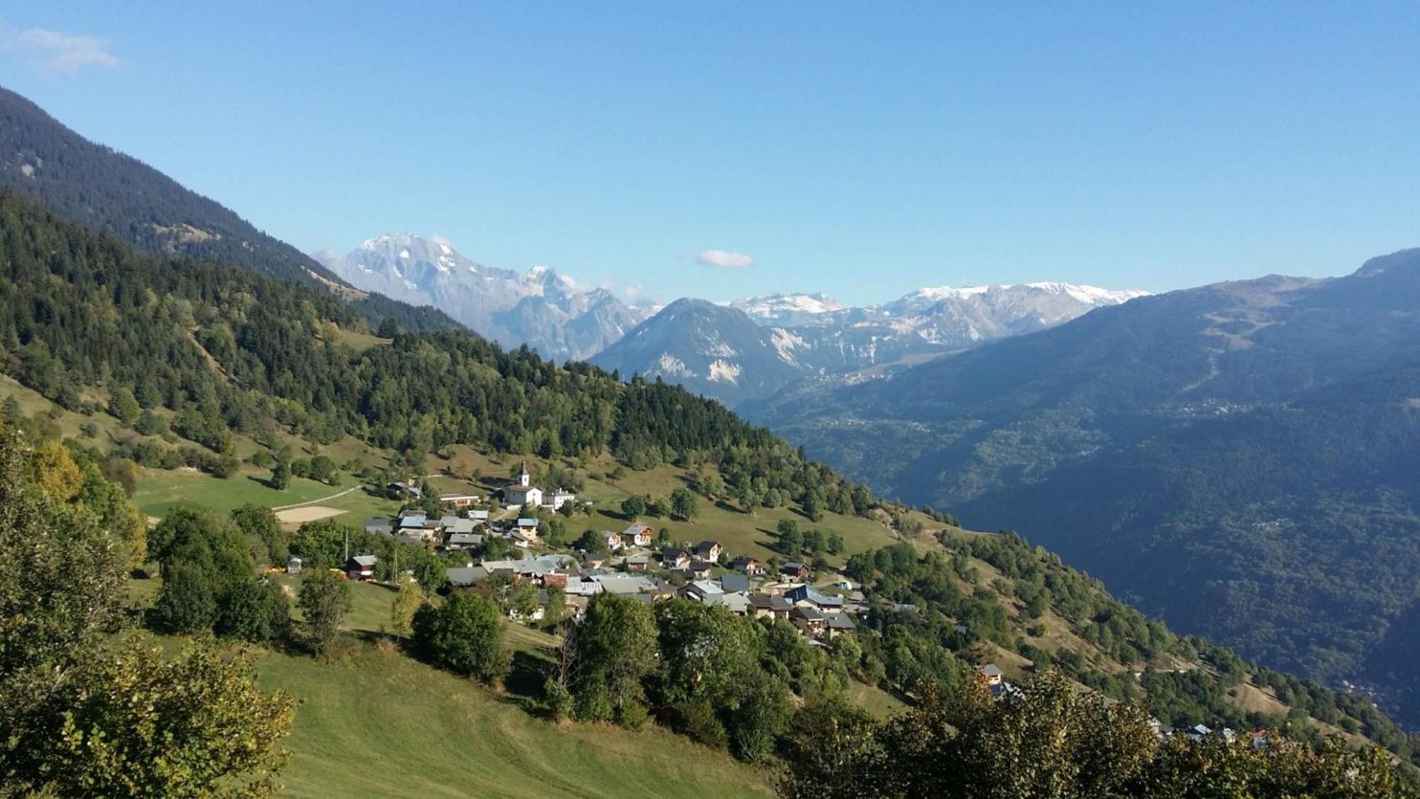 Chalet de la Yodine view 5
