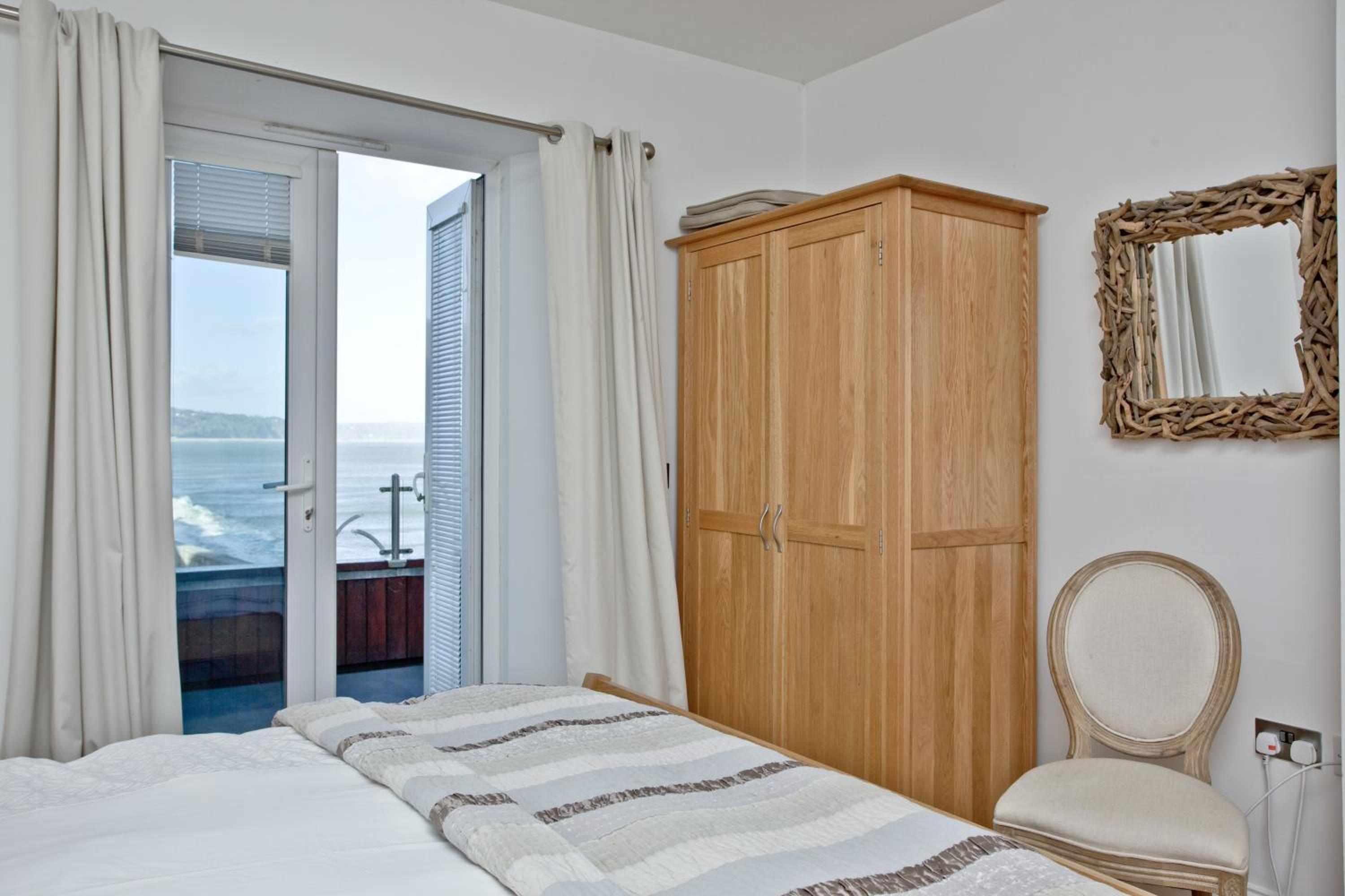 6 At The Beach, Sea View, Wi-Fi view 3