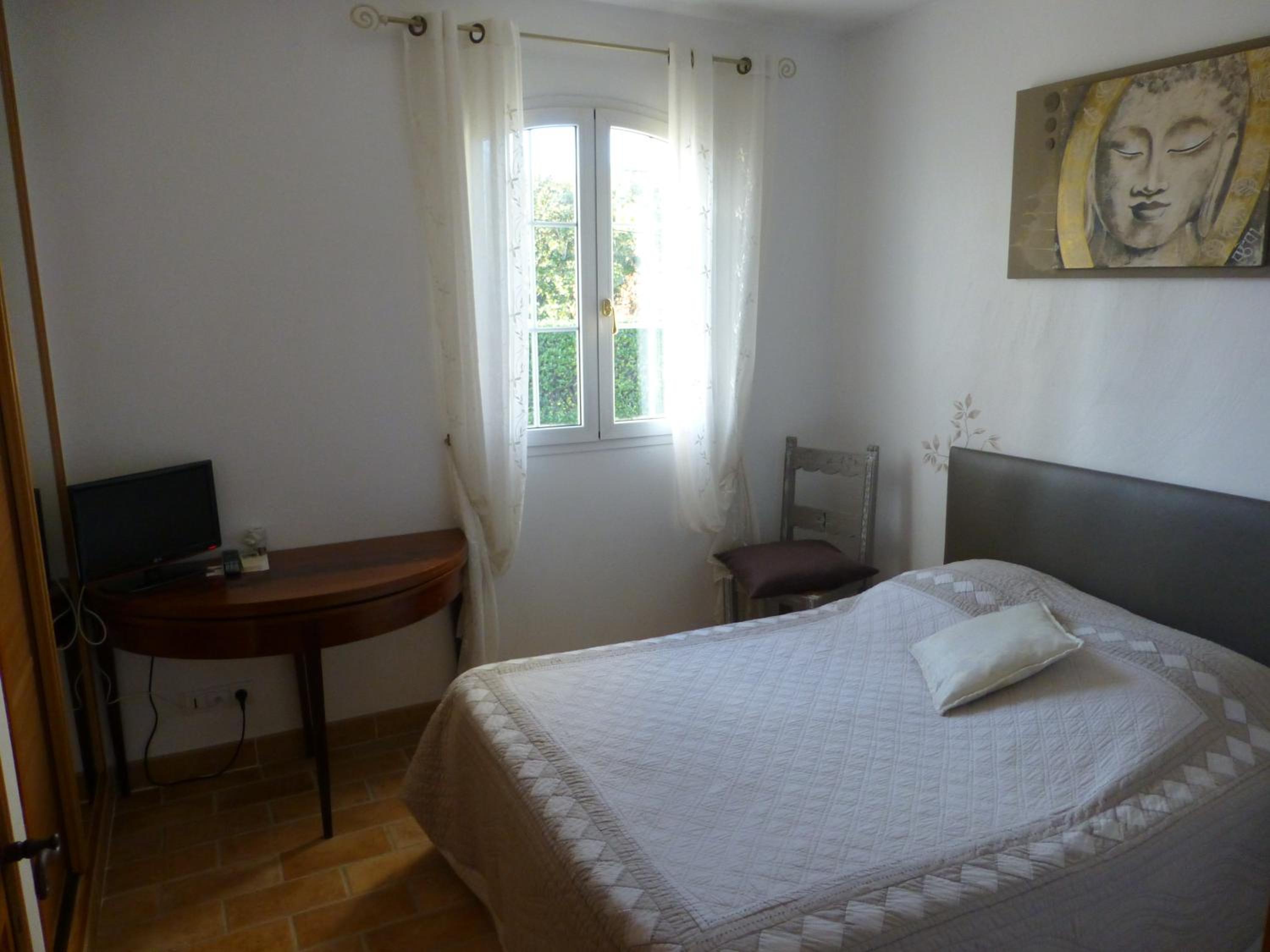 Chambre d'hôtes "La Bastide des Eucalyptus" view 5