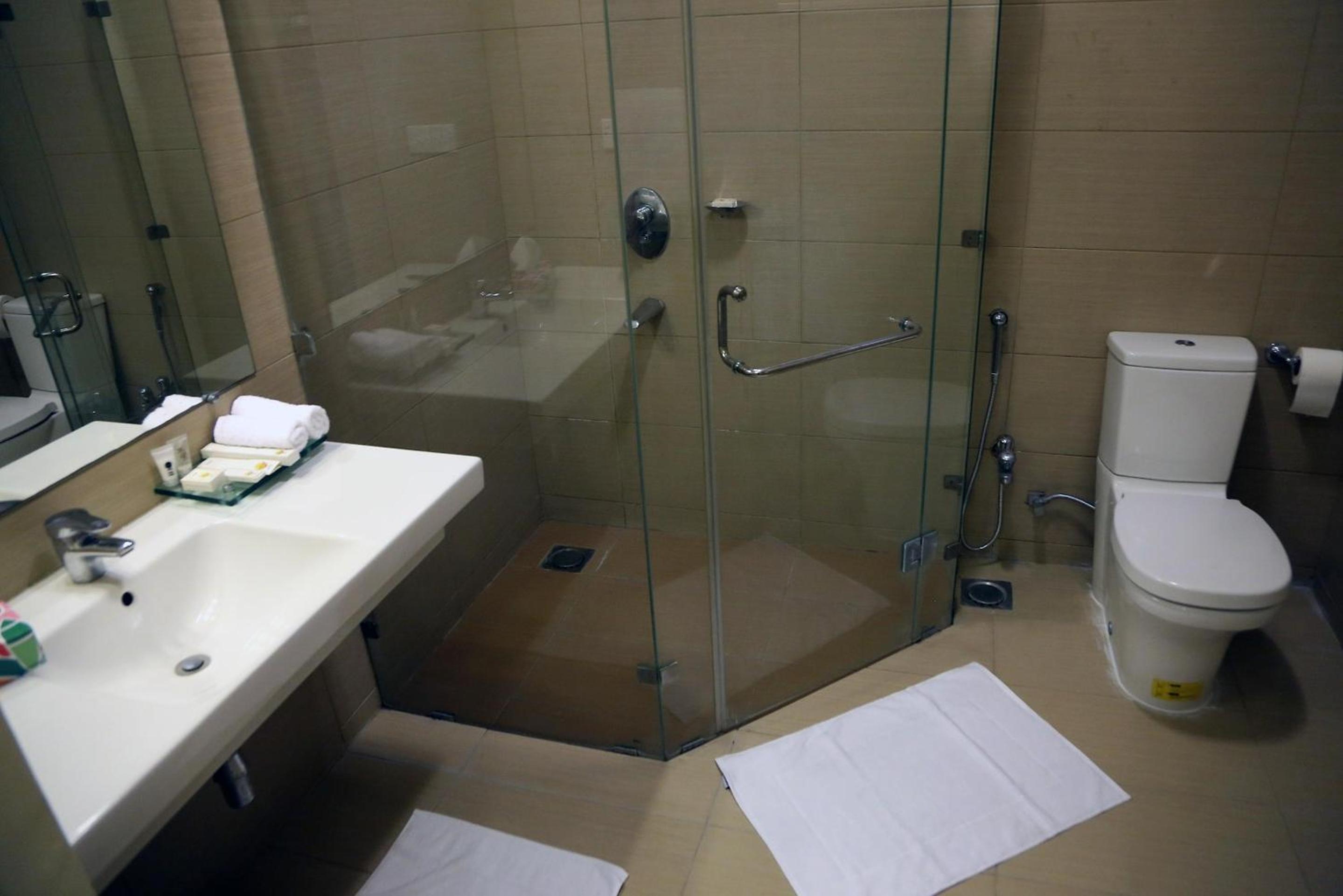 Butterfly Guest House Phase 7 Bahria Town view 3