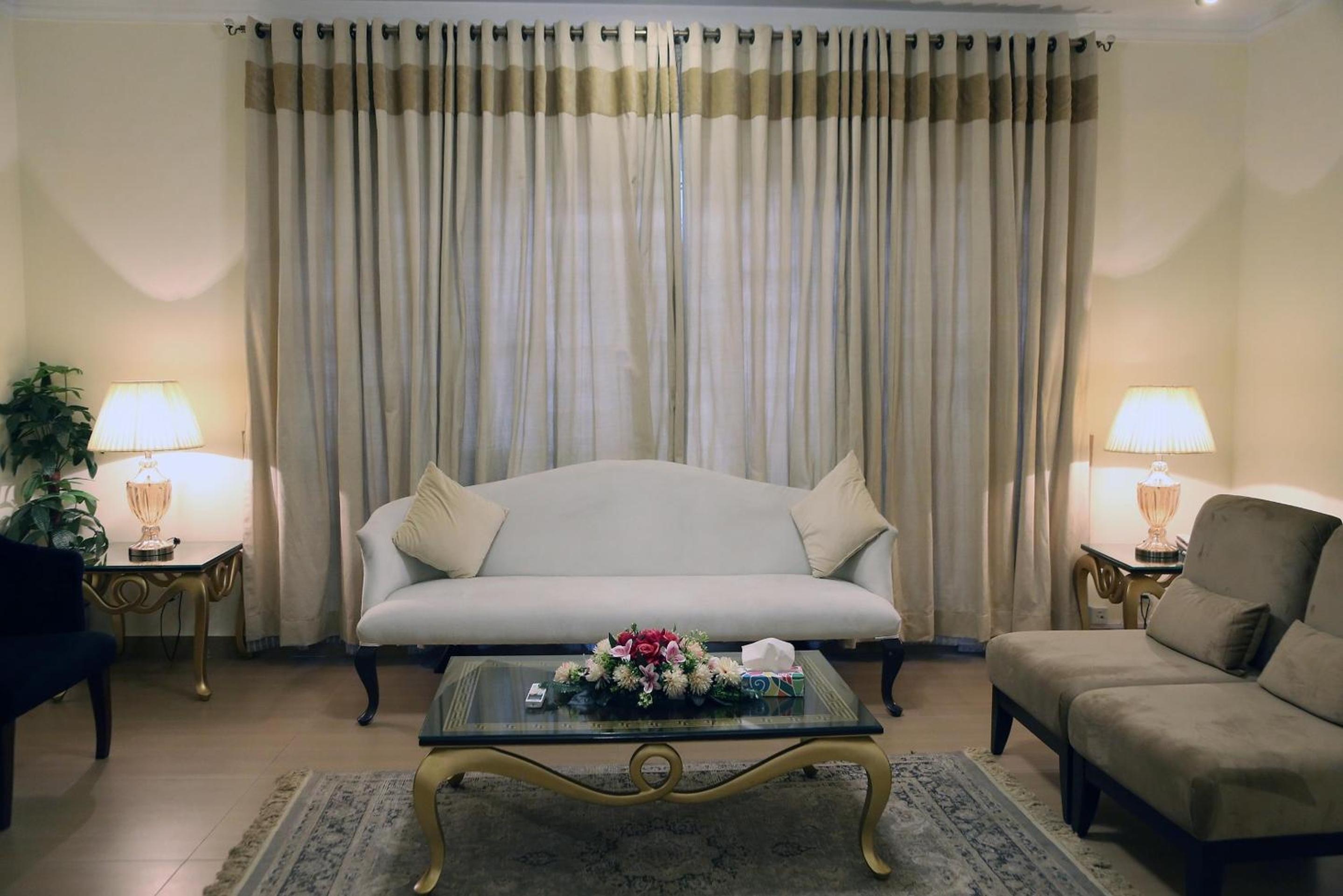 Butterfly Guest House Phase 7 Bahria Town view 4