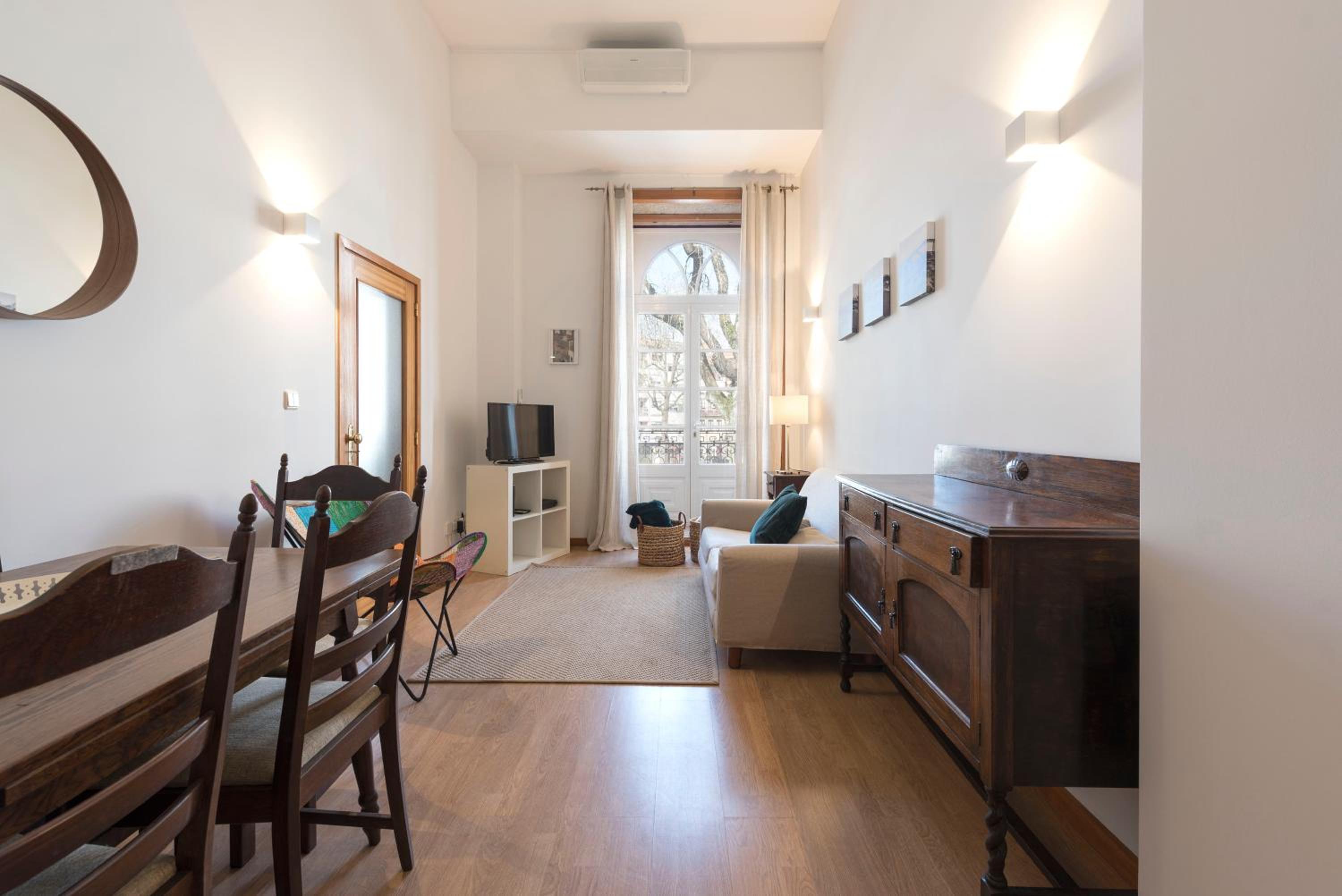 LovelyStay - The Porto Getaway Duplex - Free Parking view 4