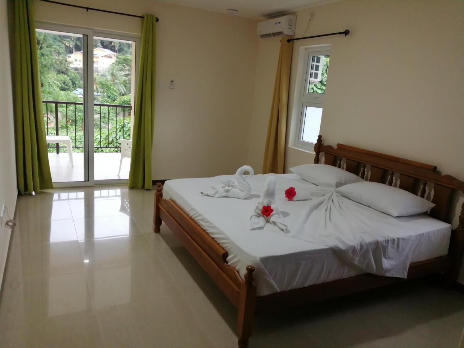Jaidss Holiday Apartments 1 view 4