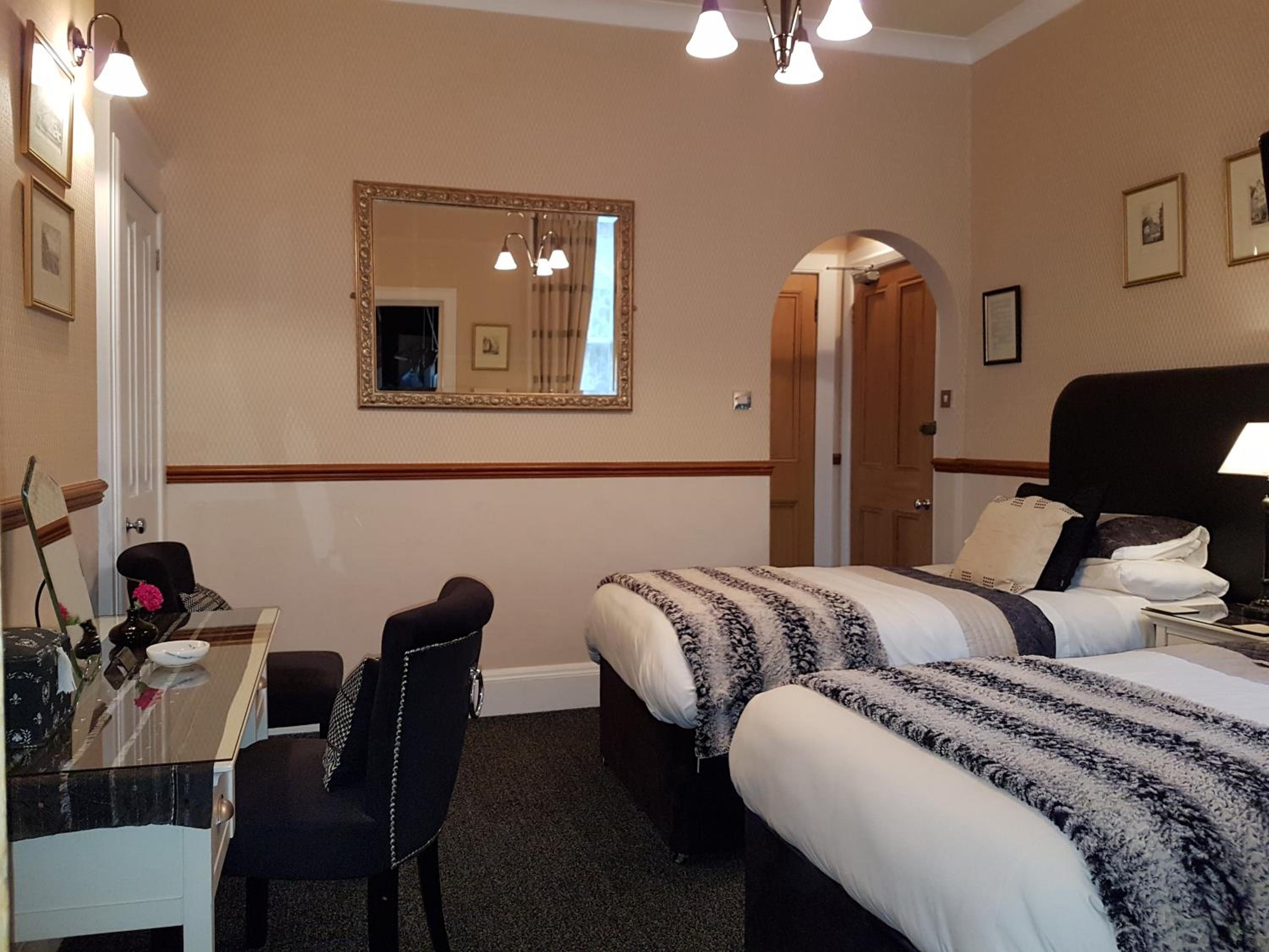 Lauderville guest house