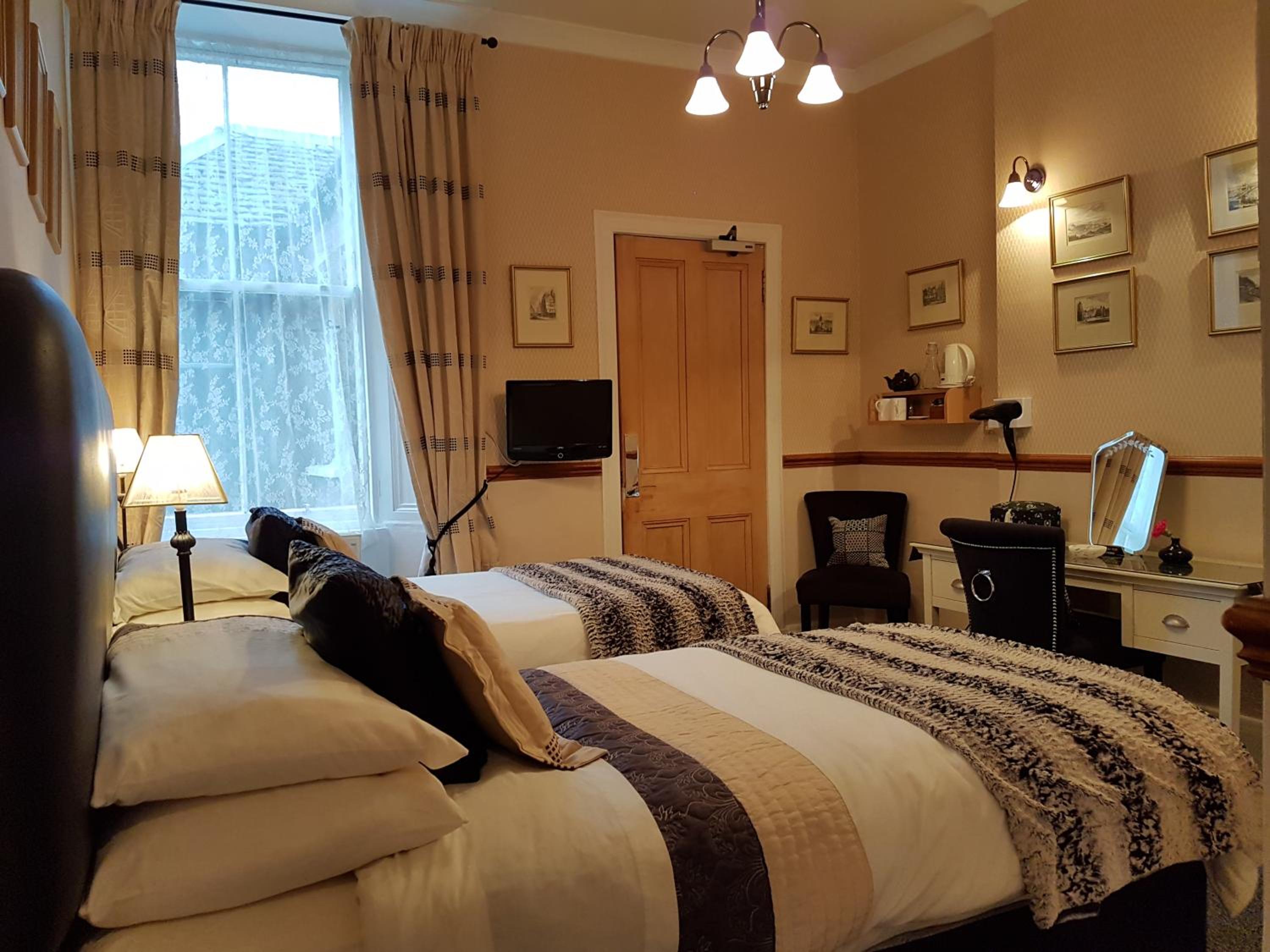 Lauderville guest house