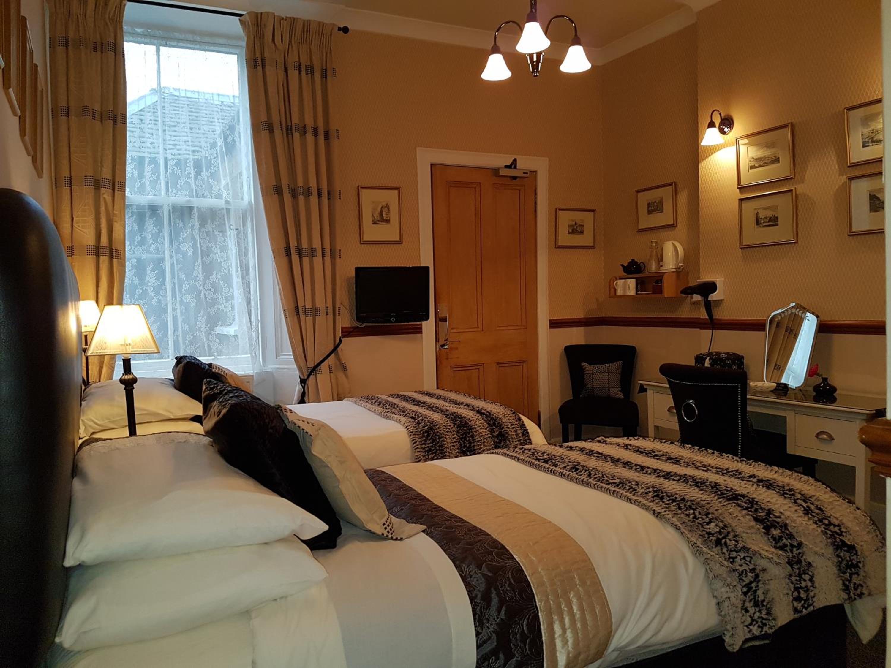 Lauderville guest house