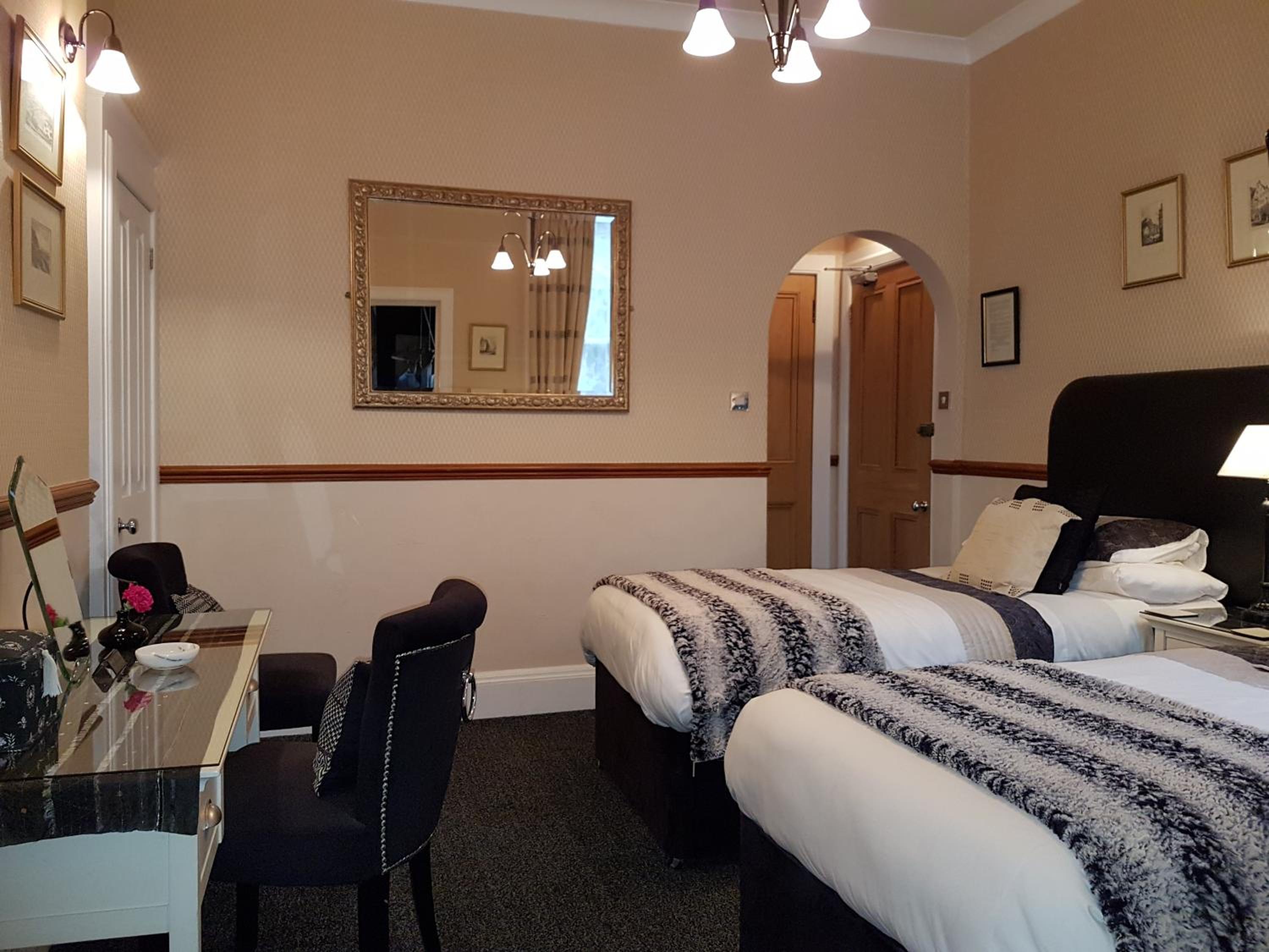 Lauderville guest house