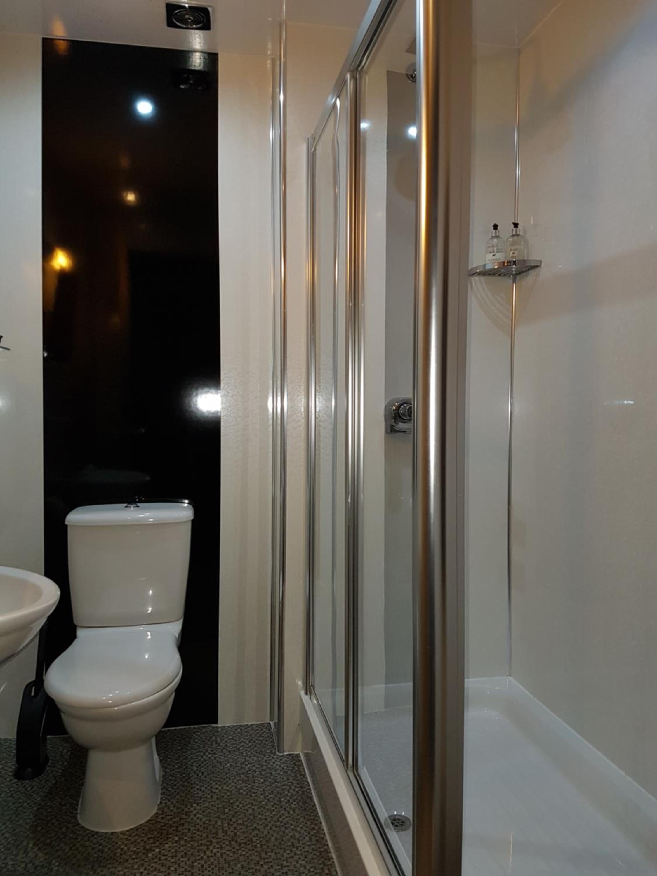 Lauderville guest house