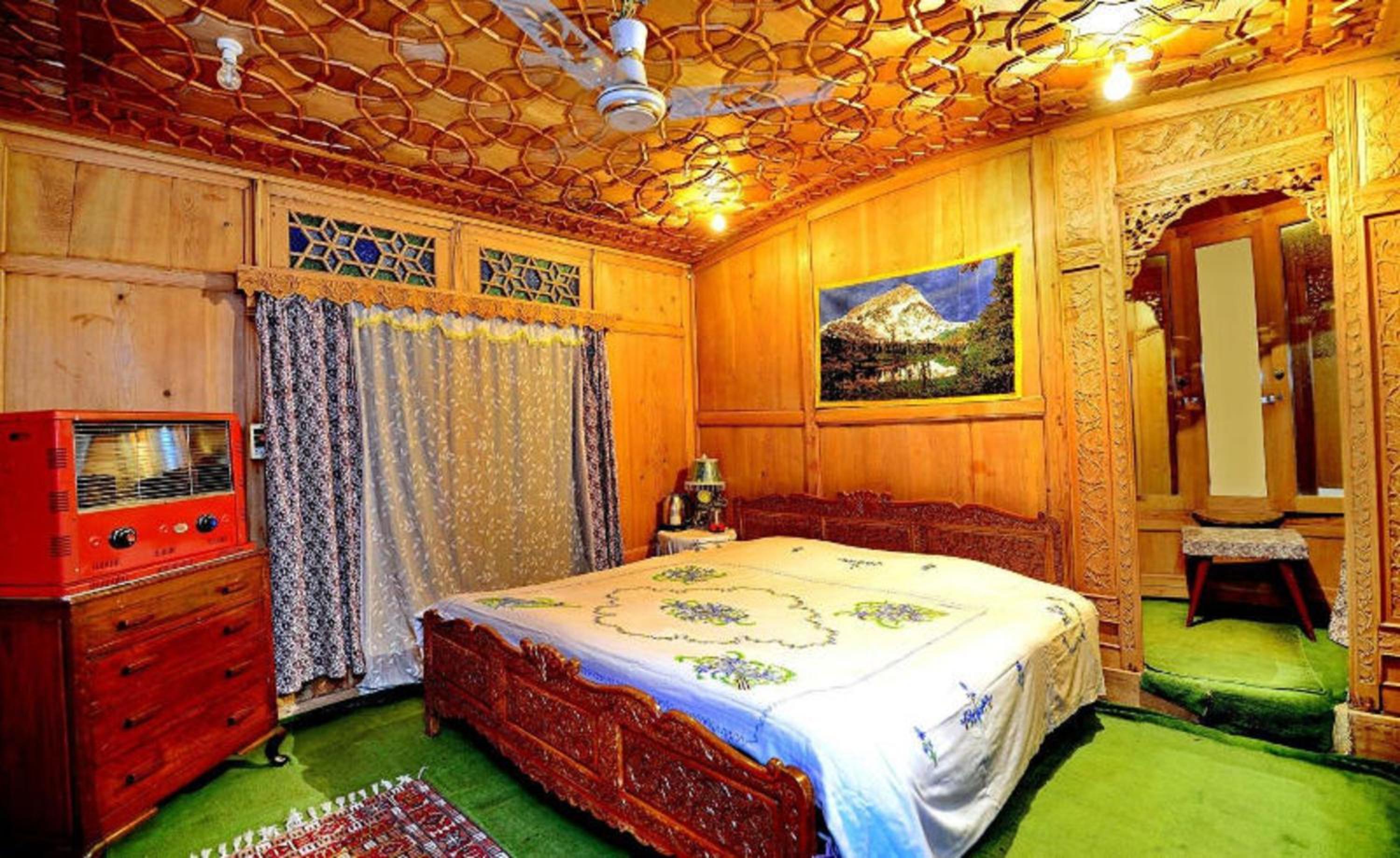 Golden Crest DALLAKE