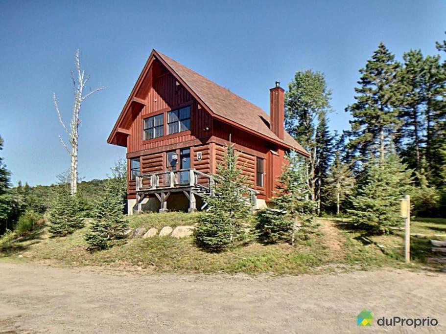 4-Bedroom Chalet Fraternite in Lac-Superieur Tremblant view 2