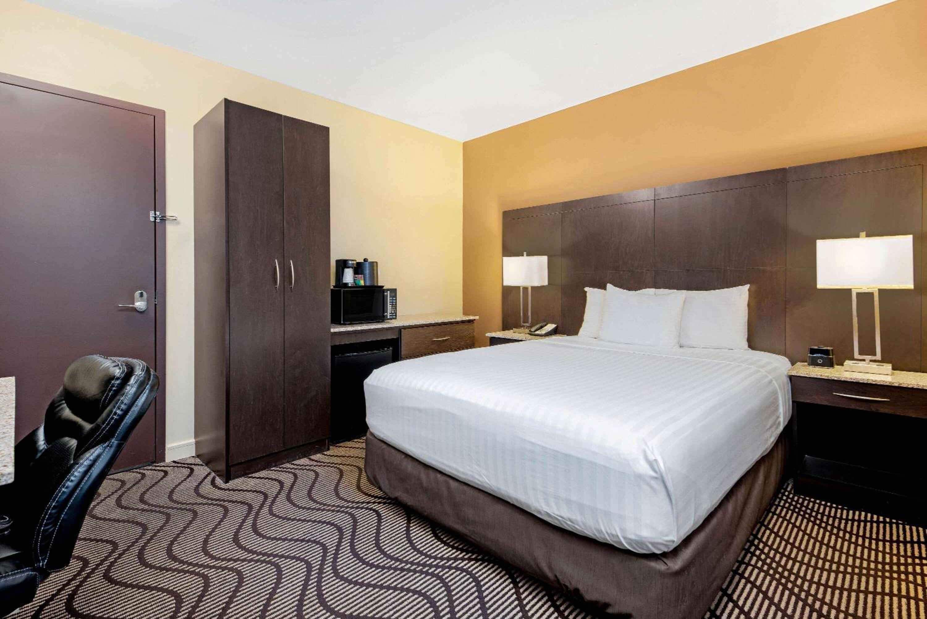 La Quinta by Wyndham Oshawa