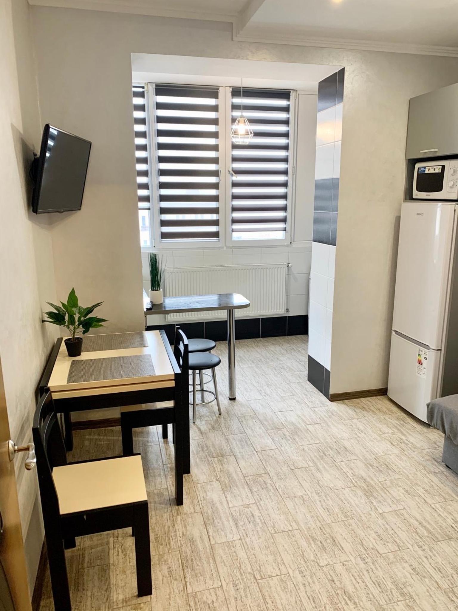Apartment in center view 5