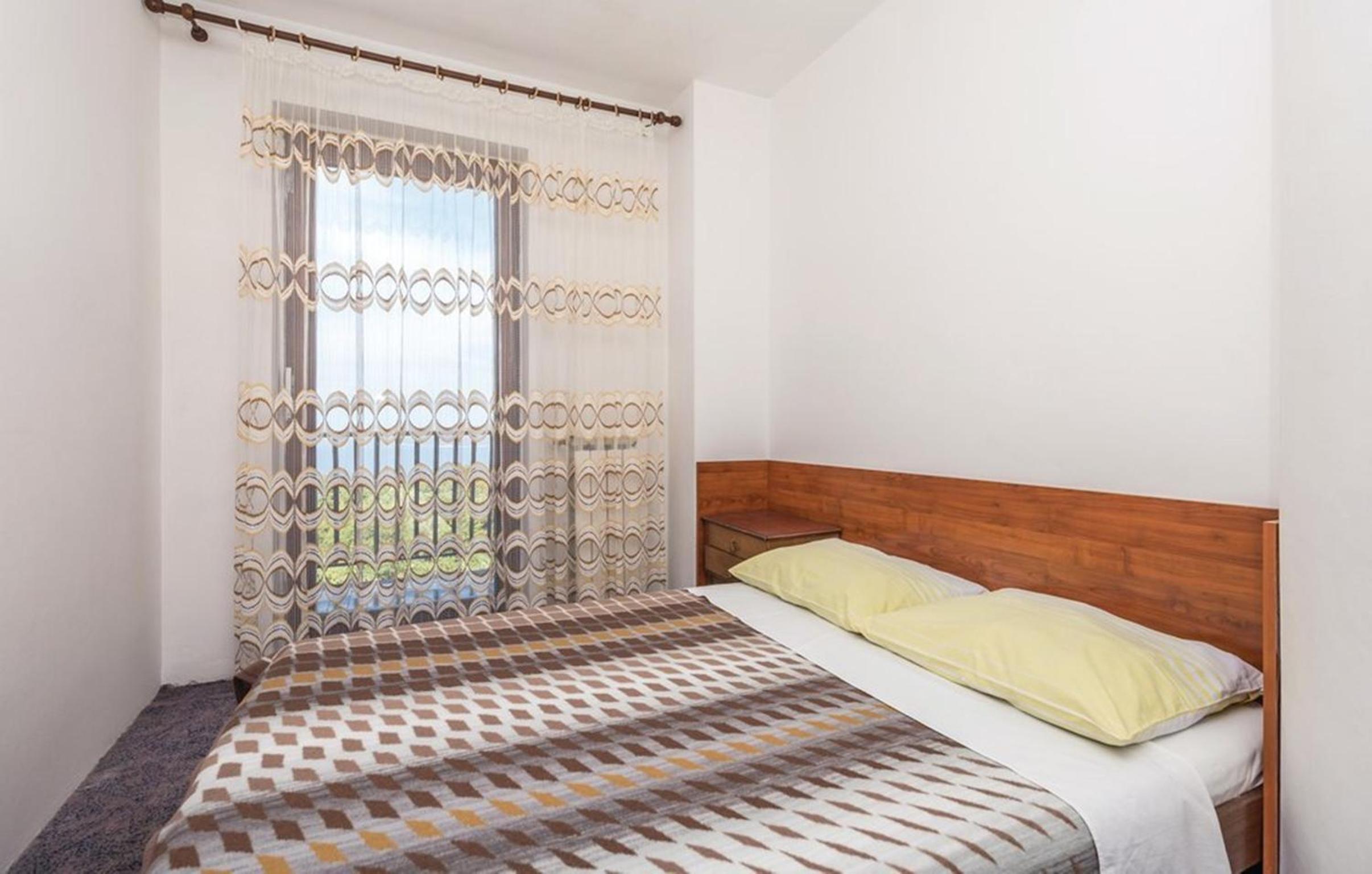 Apartments Damir with Sea View