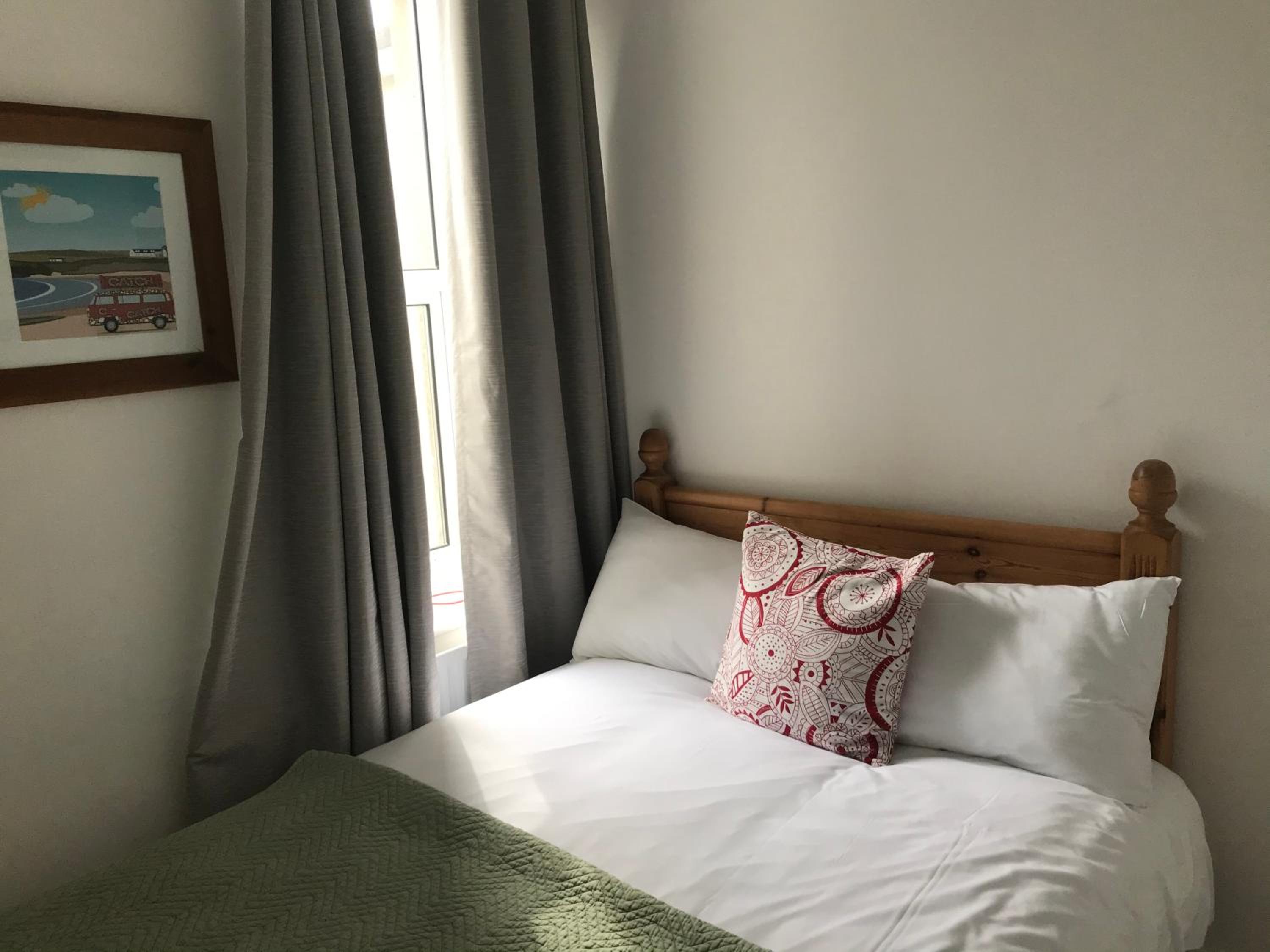 Rolling Wave Guesthouse
