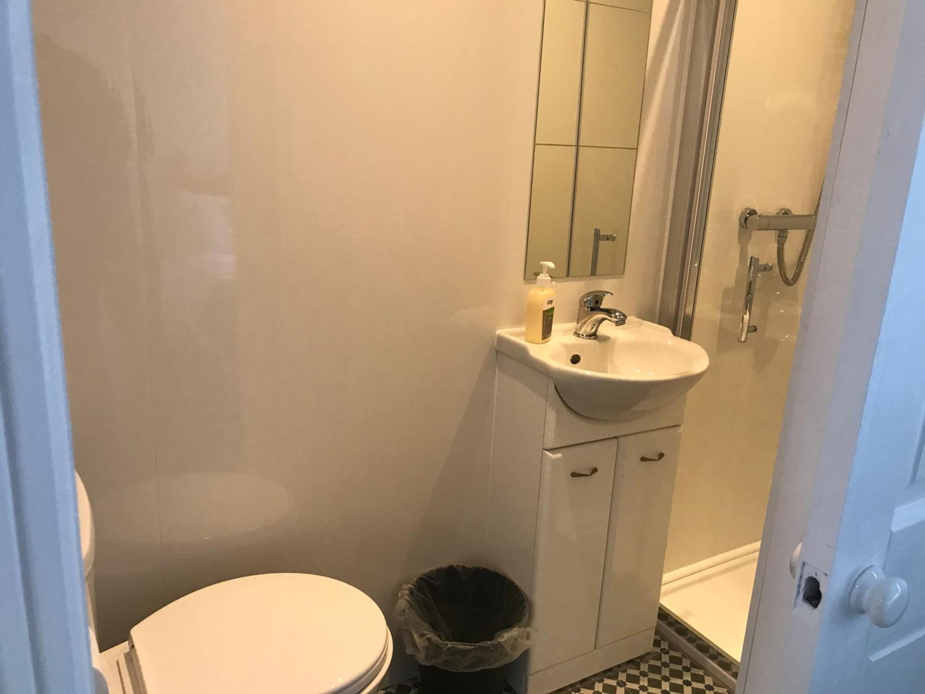 Rolling Wave Guesthouse