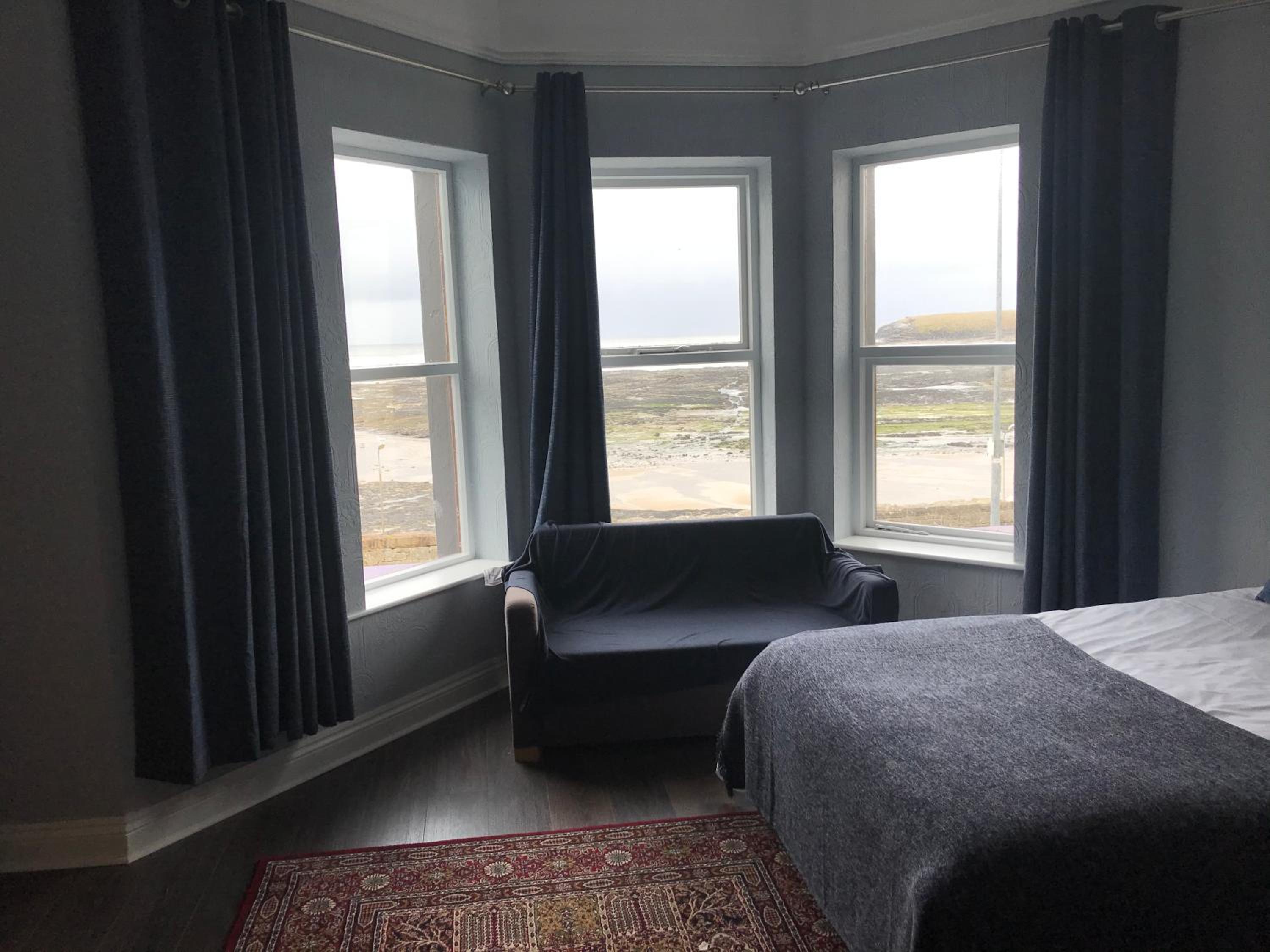 Rolling Wave Guesthouse