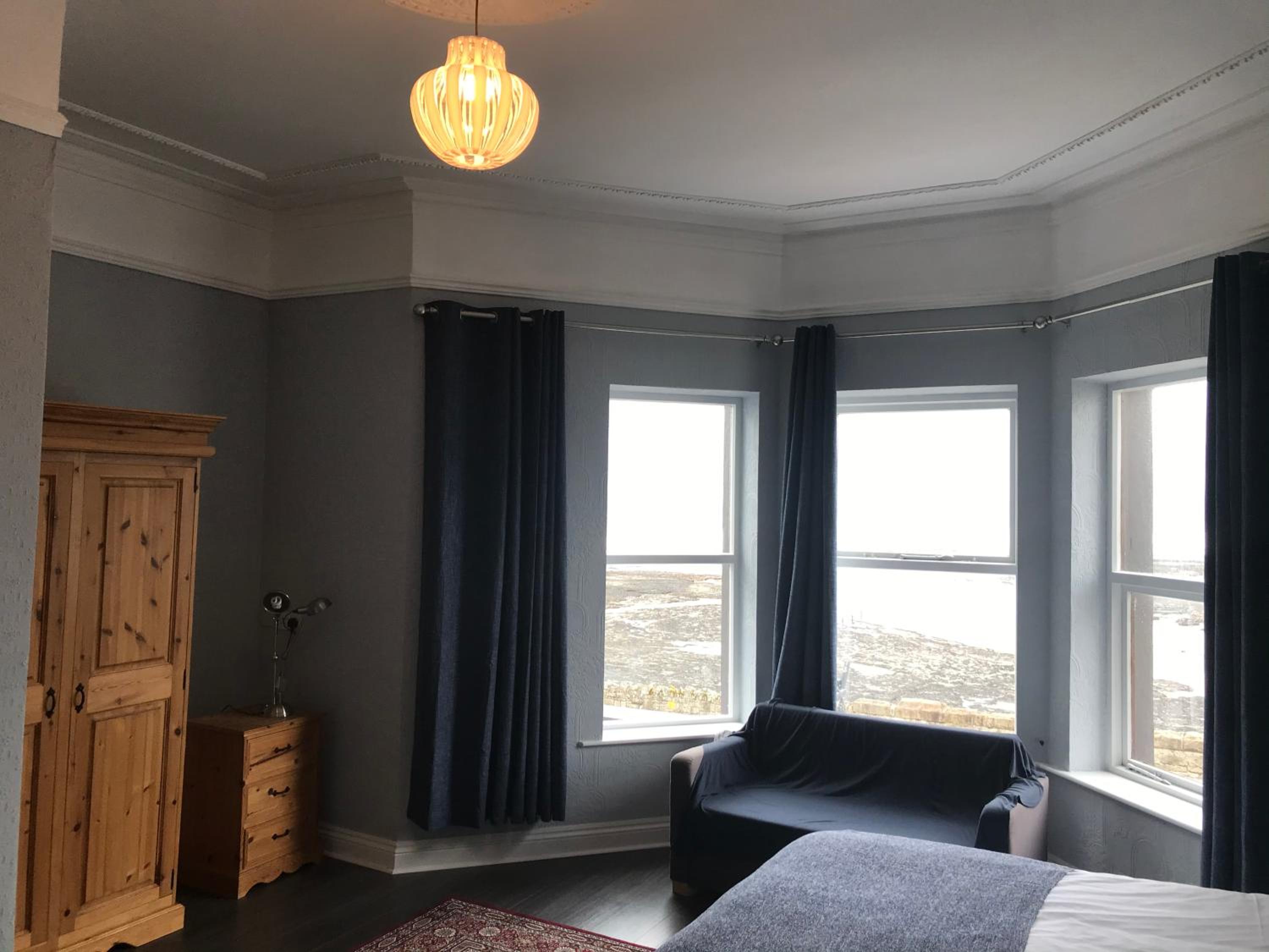 Rolling Wave Guesthouse