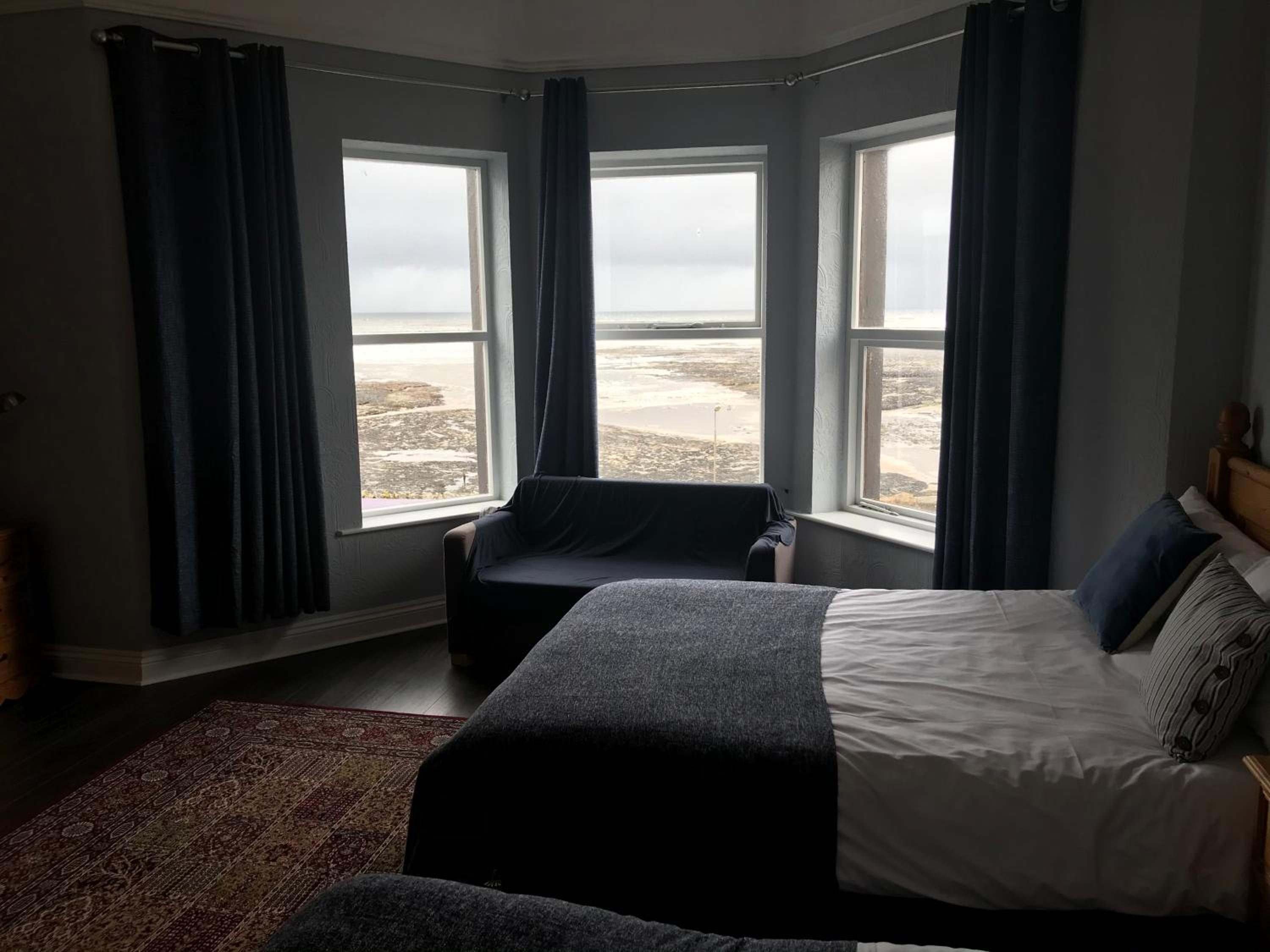 Rolling Wave Guesthouse