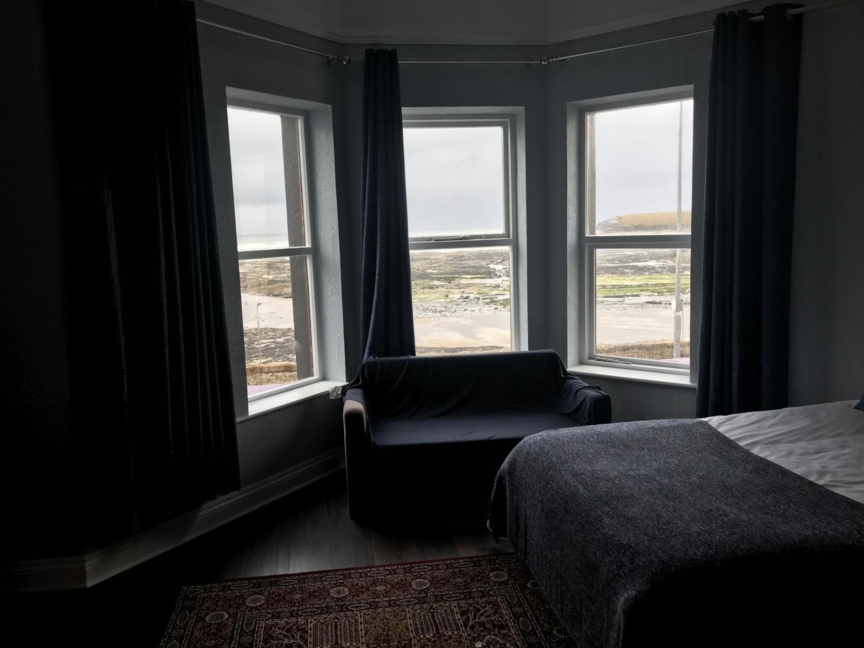 Rolling Wave Guesthouse