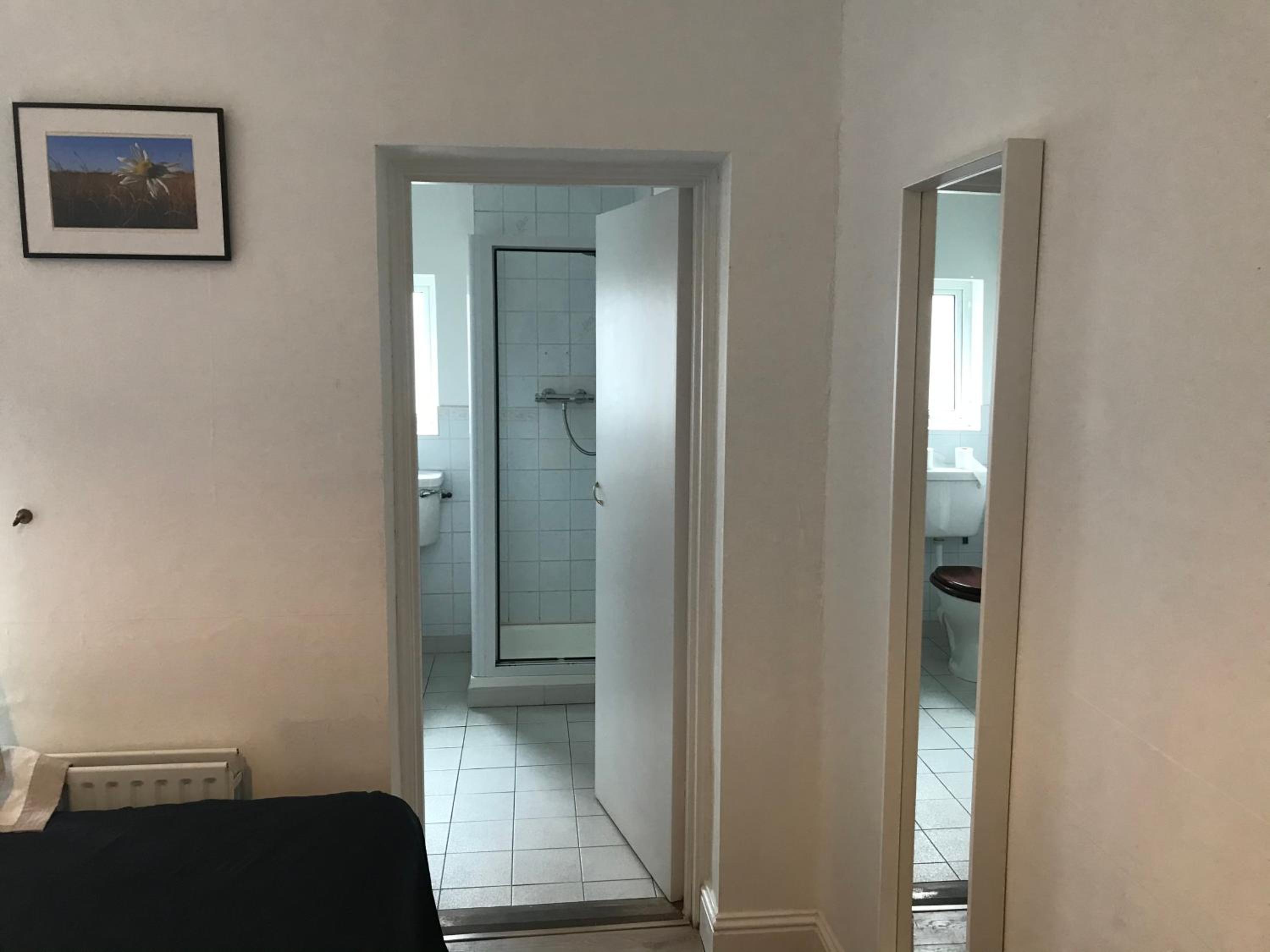 Rolling Wave Guesthouse