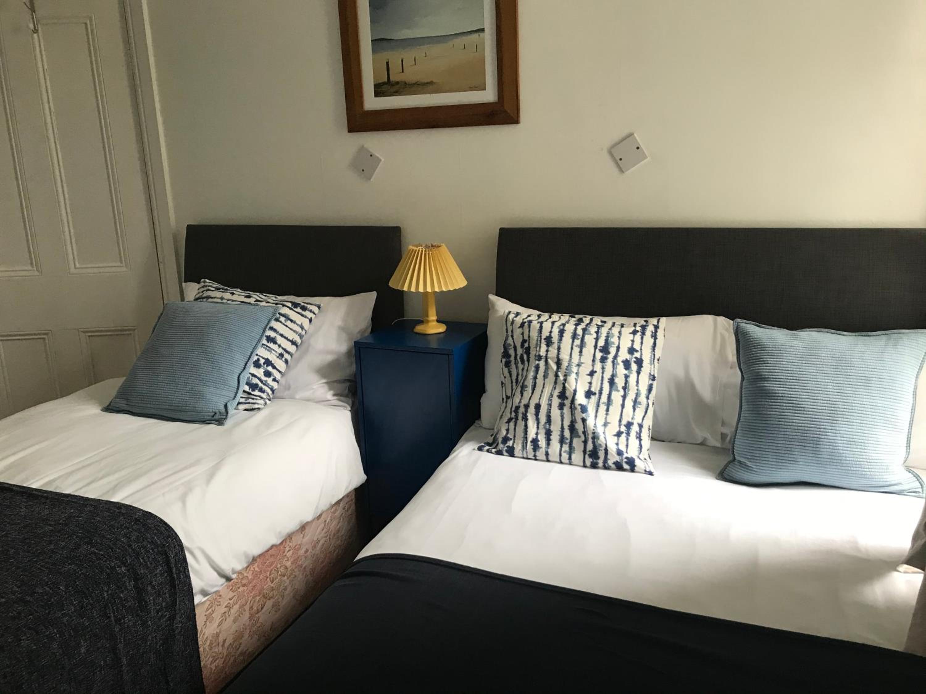 Rolling Wave Guesthouse