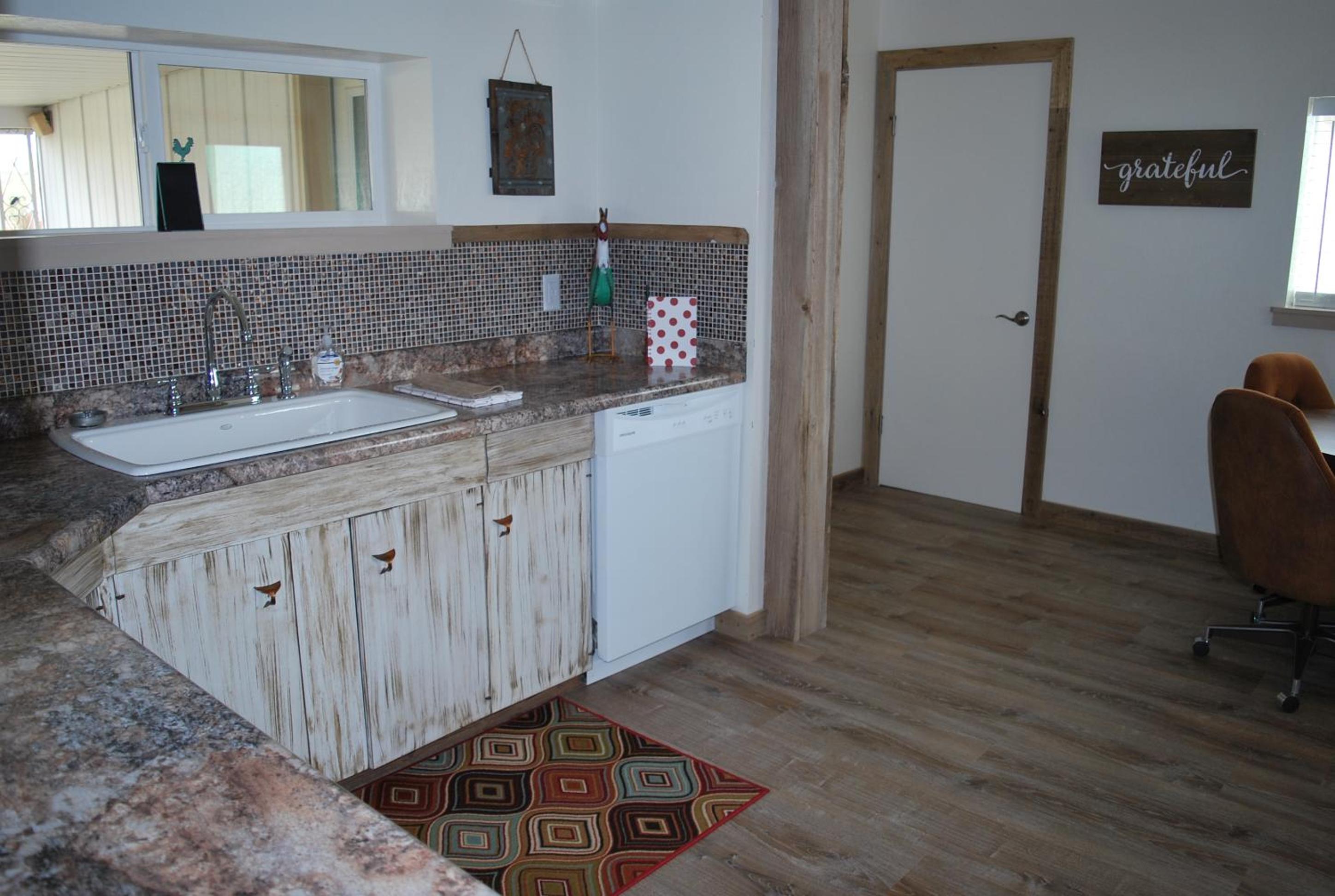 Dora's Country Cottage view 3