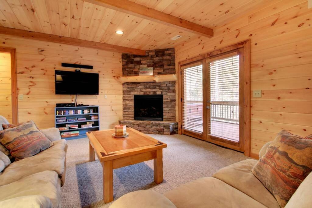 Cherokee Dream Mountain Lodge