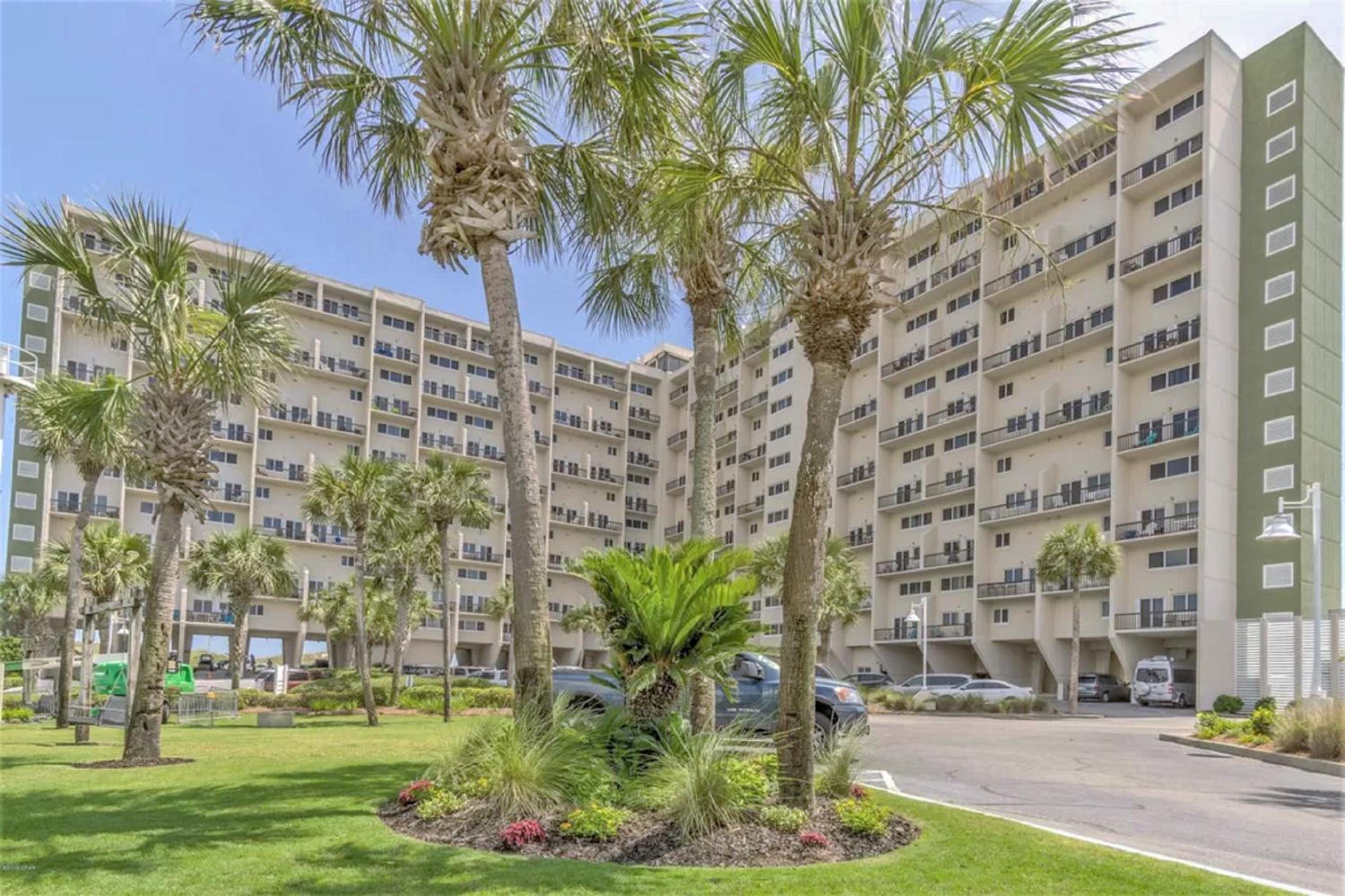 Pinnacle Port Beach Resort