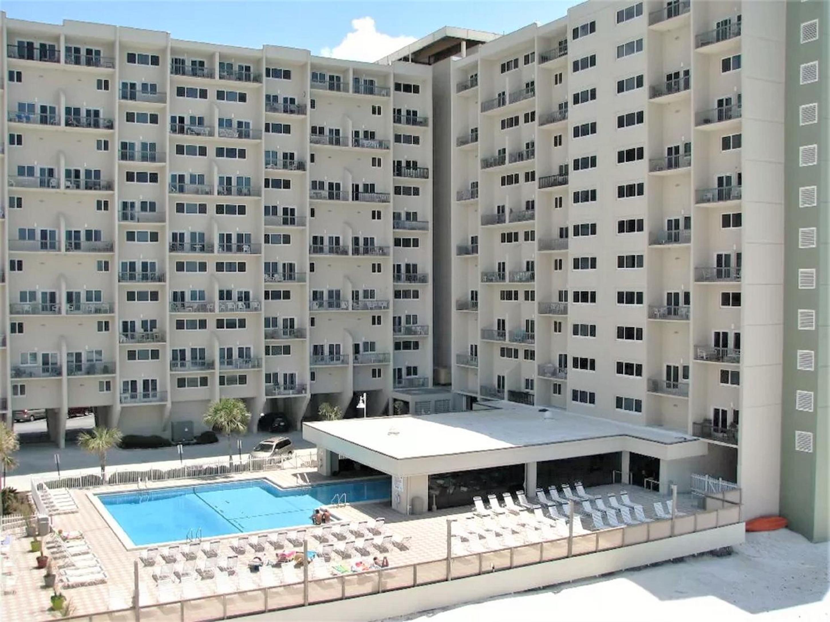 Pinnacle Port Beach Resort