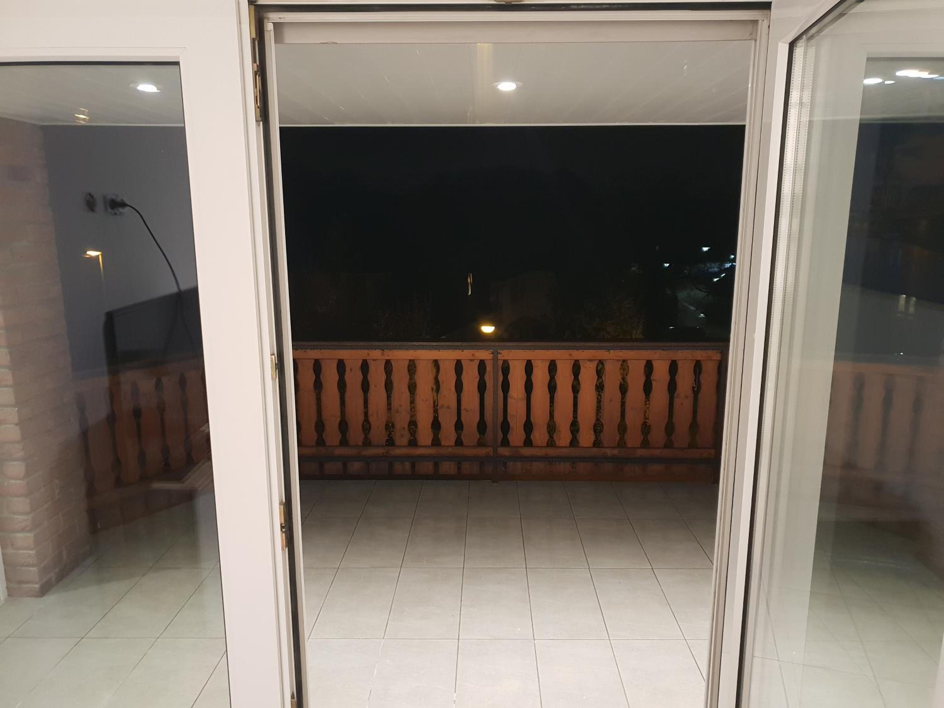 Hotel Ferienwohnung mit Jacuzzi Nähe Flughafen Köln Bonn - Image 1