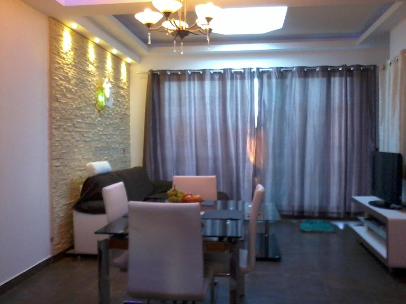 Hotel White Stallion - Image 1