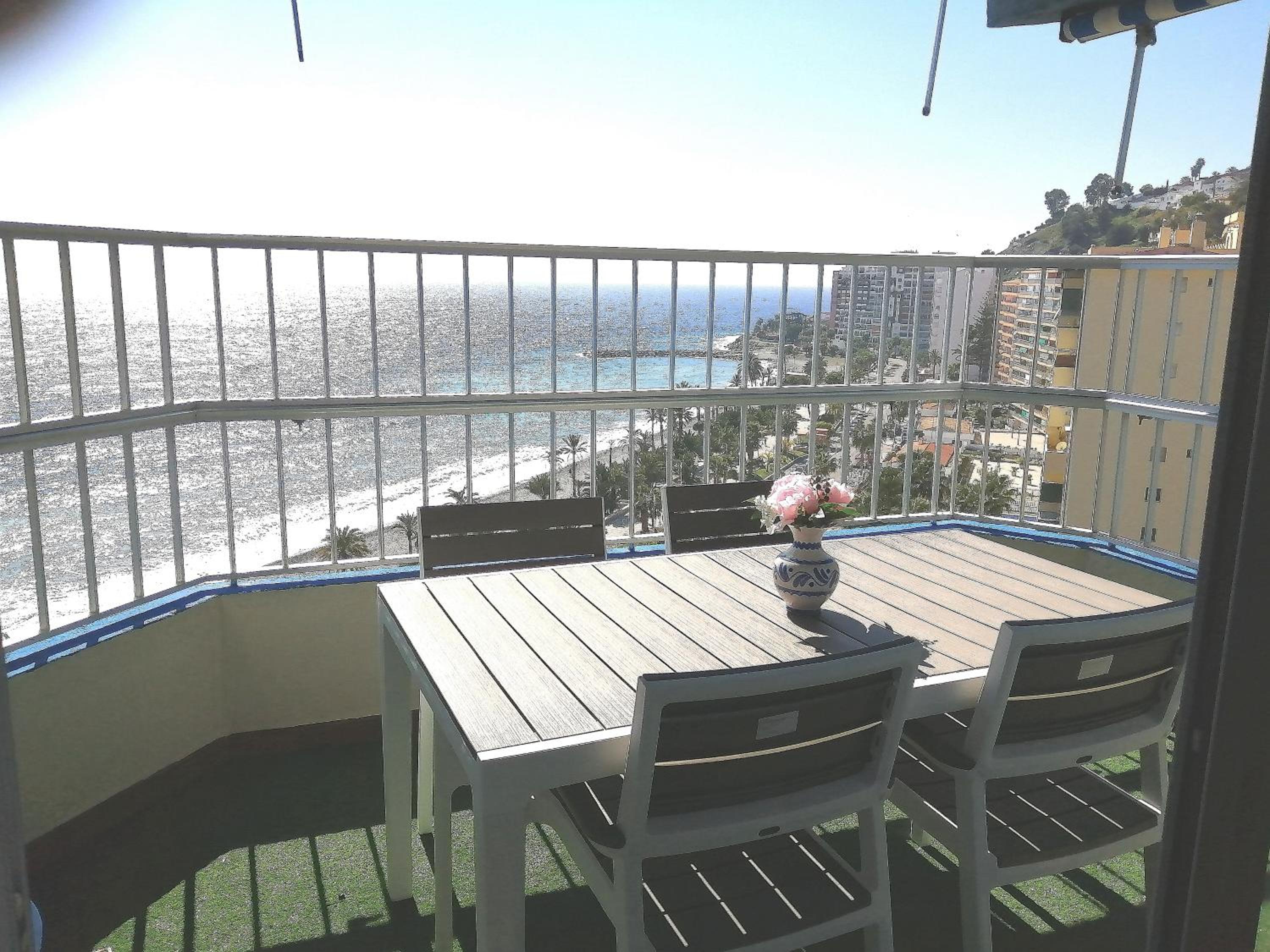 Hotel Bonito piso en primera línea de playa - Image 1