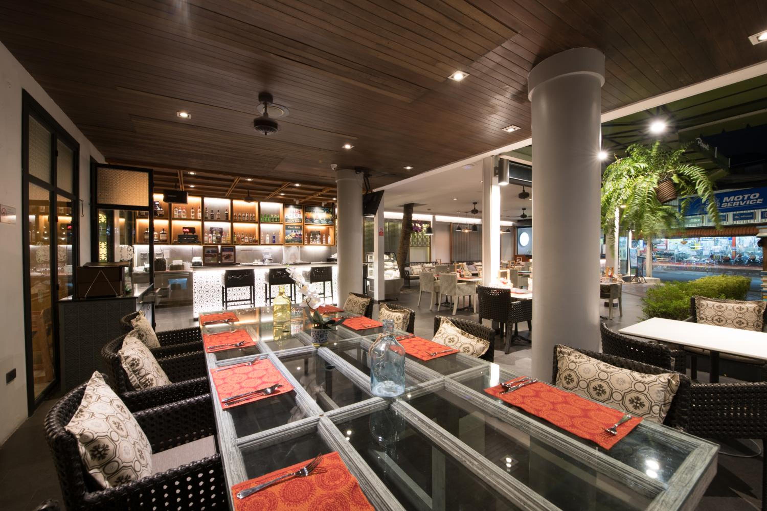 dining
