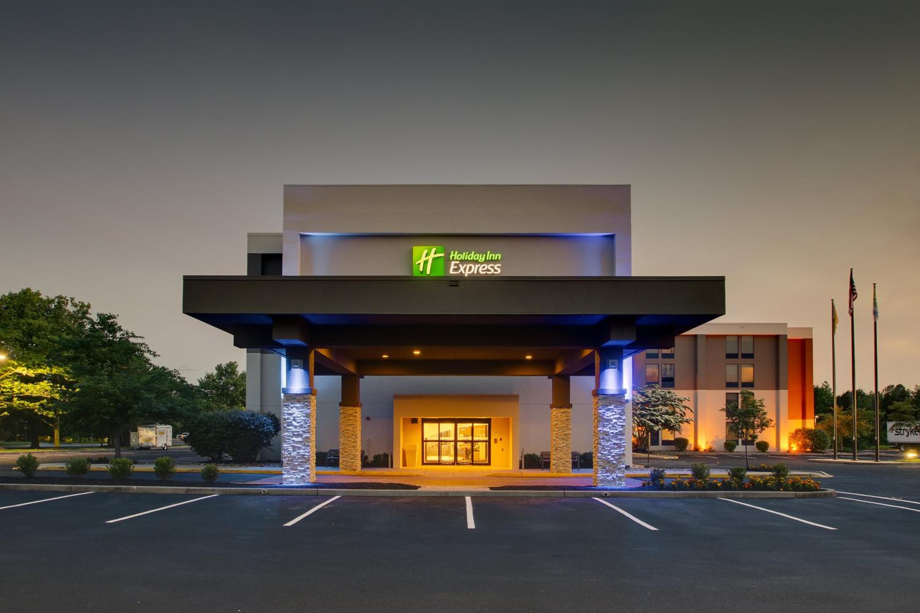 Hotel Holiday Inn Express Voorhees/ Mt. Laurel, an IHG Hotel - Image 1