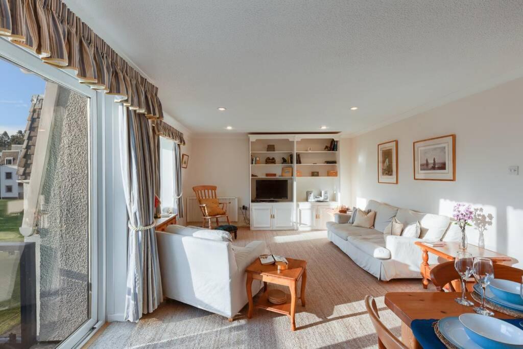 45 Guthrie Court, Fantastic top floor apartment next to Gleneagles