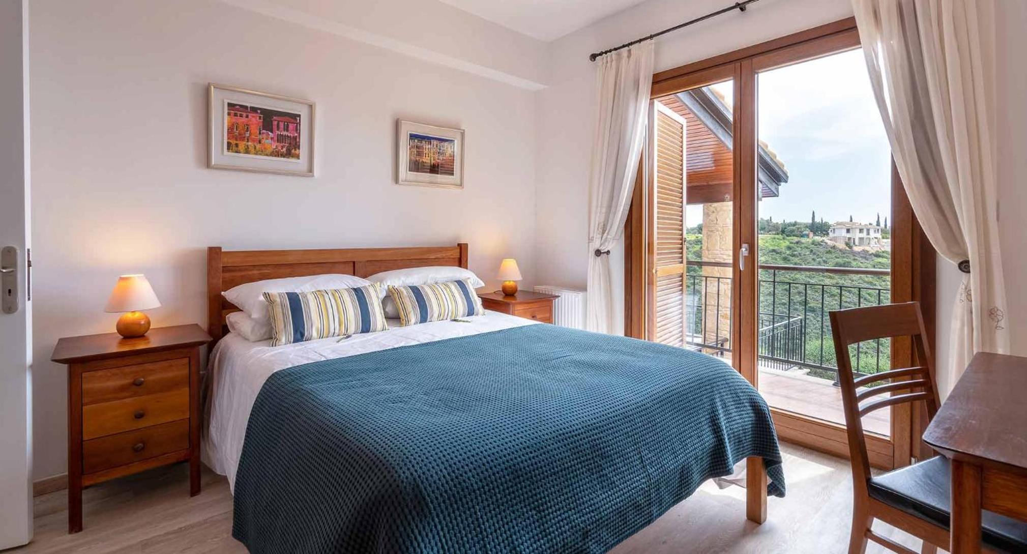 4 bedroom Villa Helidoni with private infinity pool, Aphrodite Hills Resort