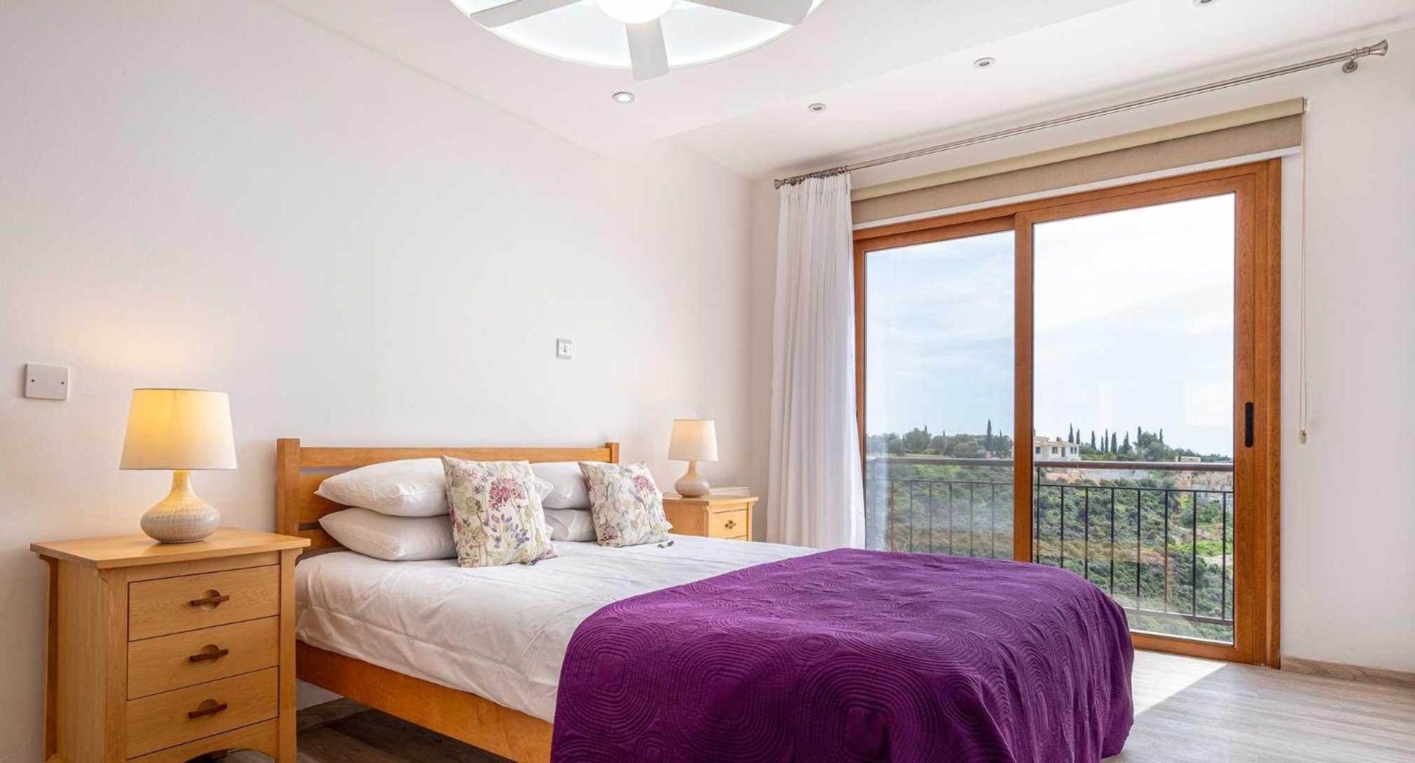 4 bedroom Villa Helidoni with private infinity pool, Aphrodite Hills Resort