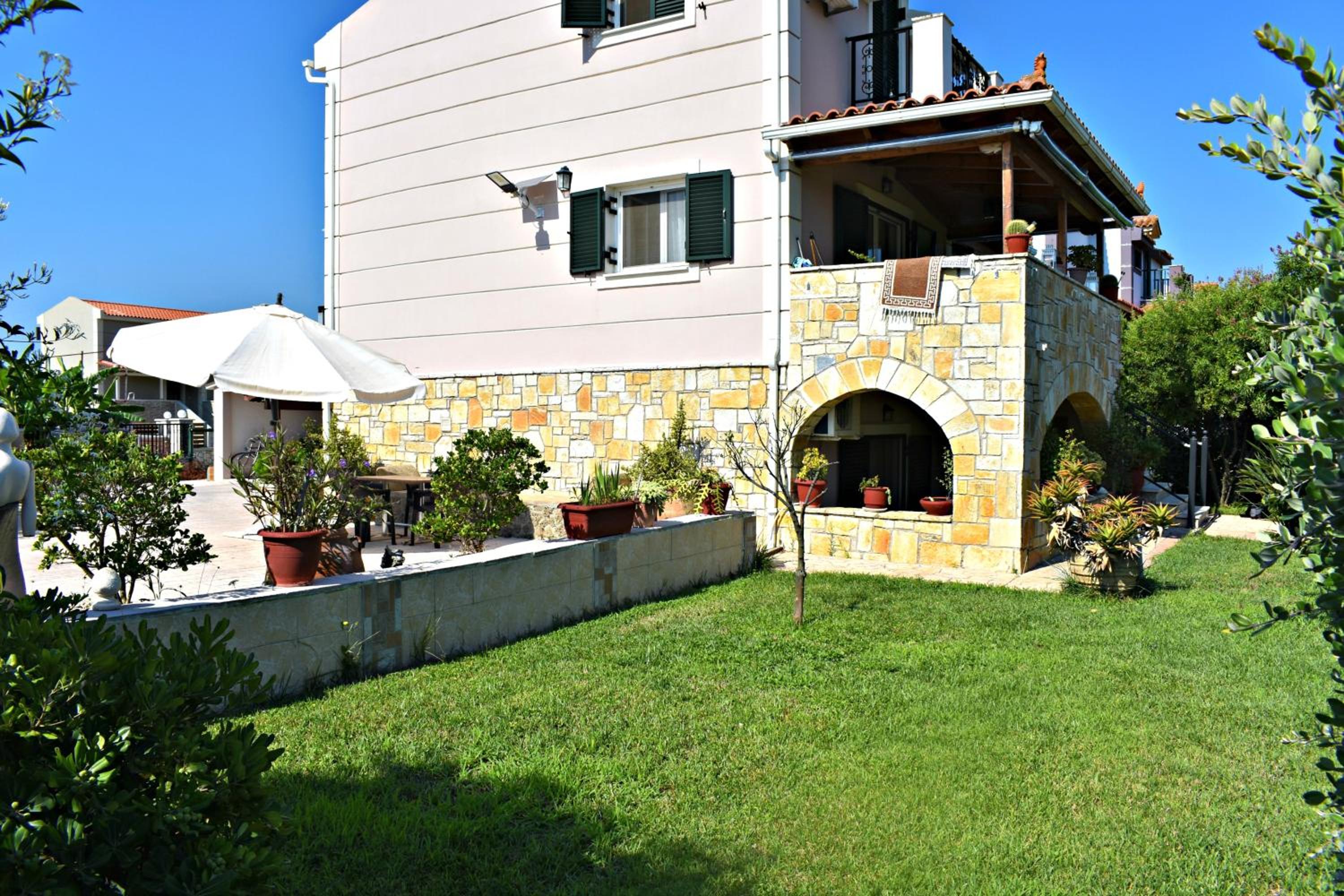 Photo 9