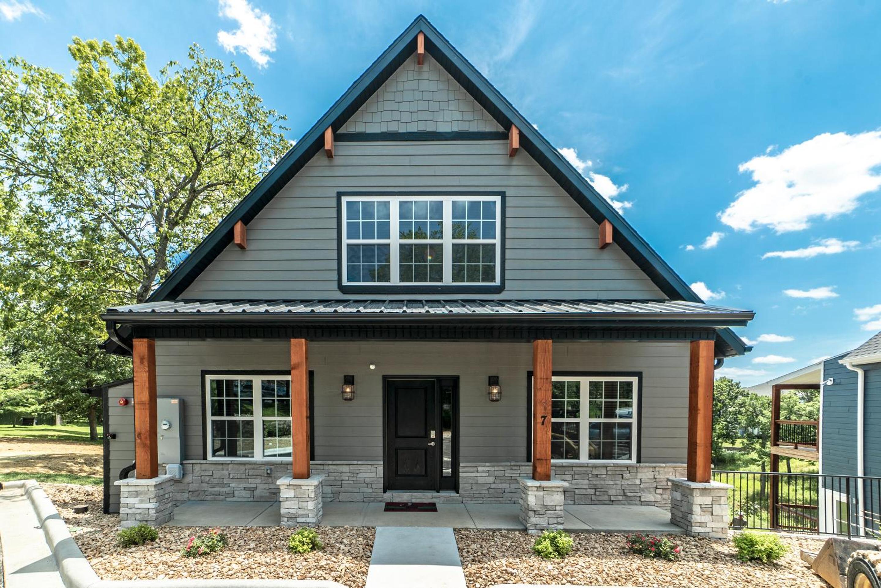 Hotel Reunion Lodges at Thousand Hills - Image 1