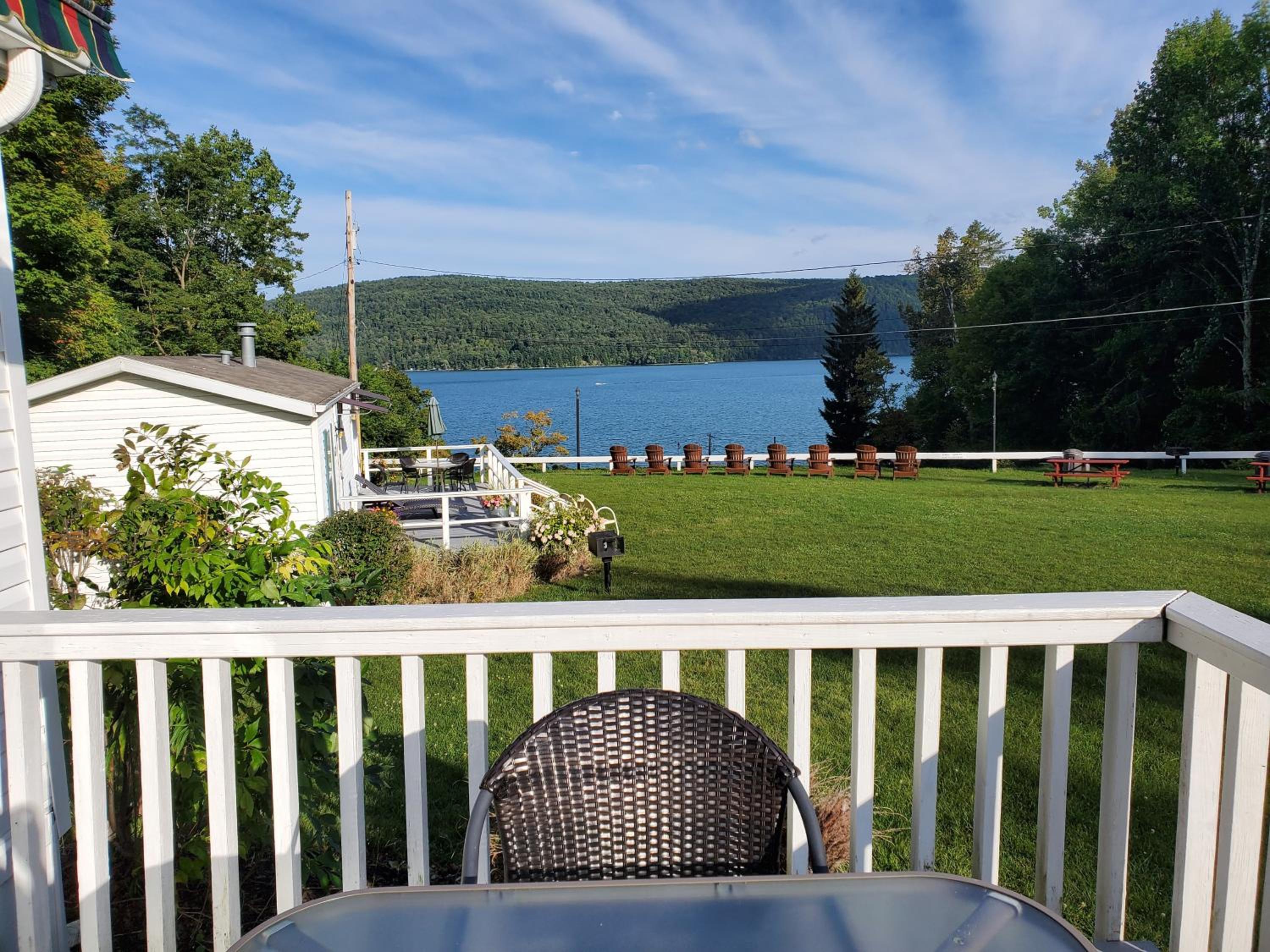 Lake View Motel