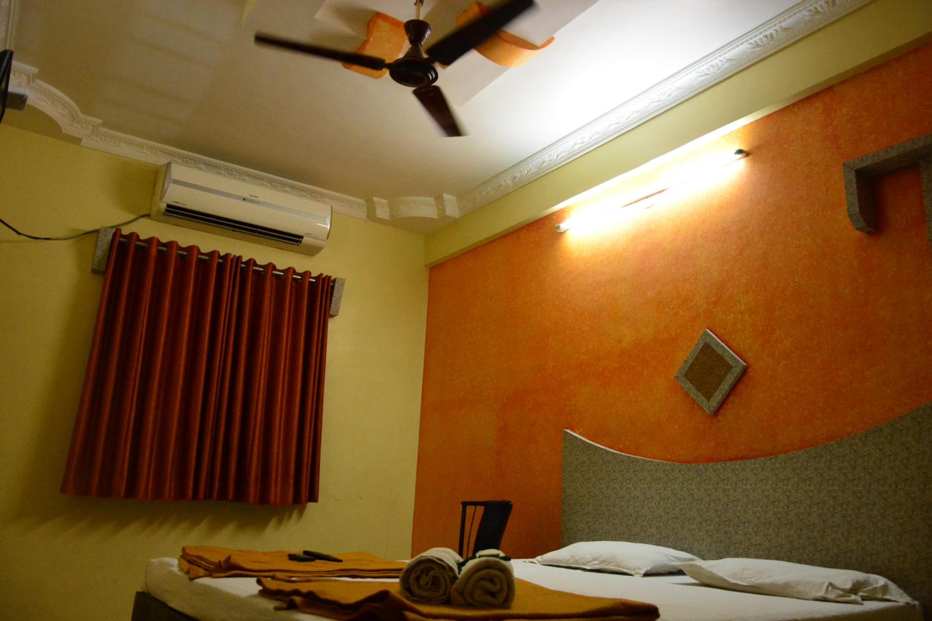 Shirdi Vacations - Hotel Sai Vishwa - Property Image 10
