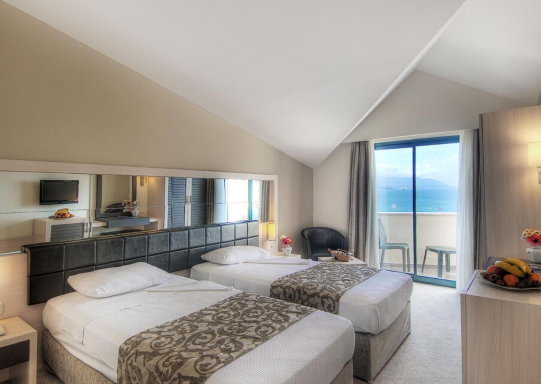 Golden Lotus Hotel - Image 70