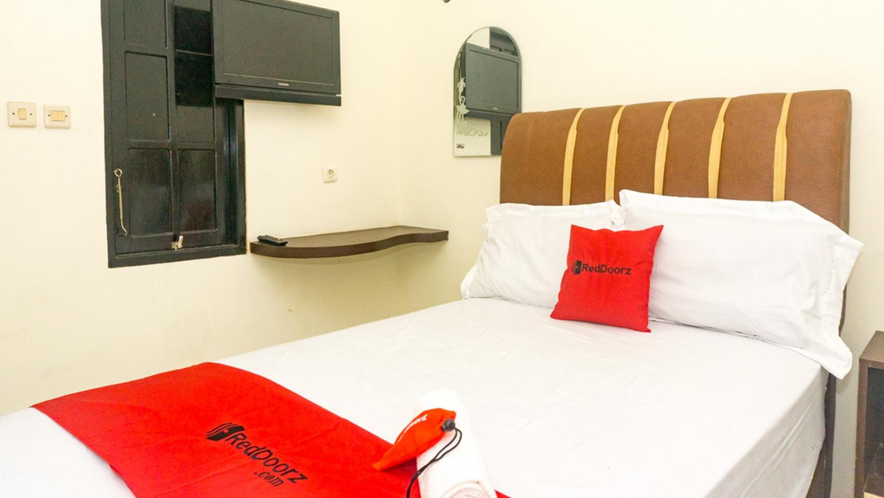 RedDoorz near Sentani Airport Jayapura, Jayapura - 19