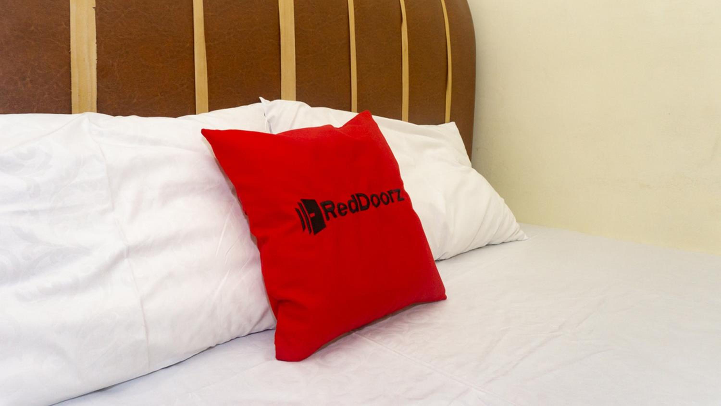 RedDoorz near Sentani Airport Jayapura, Jayapura - 20
