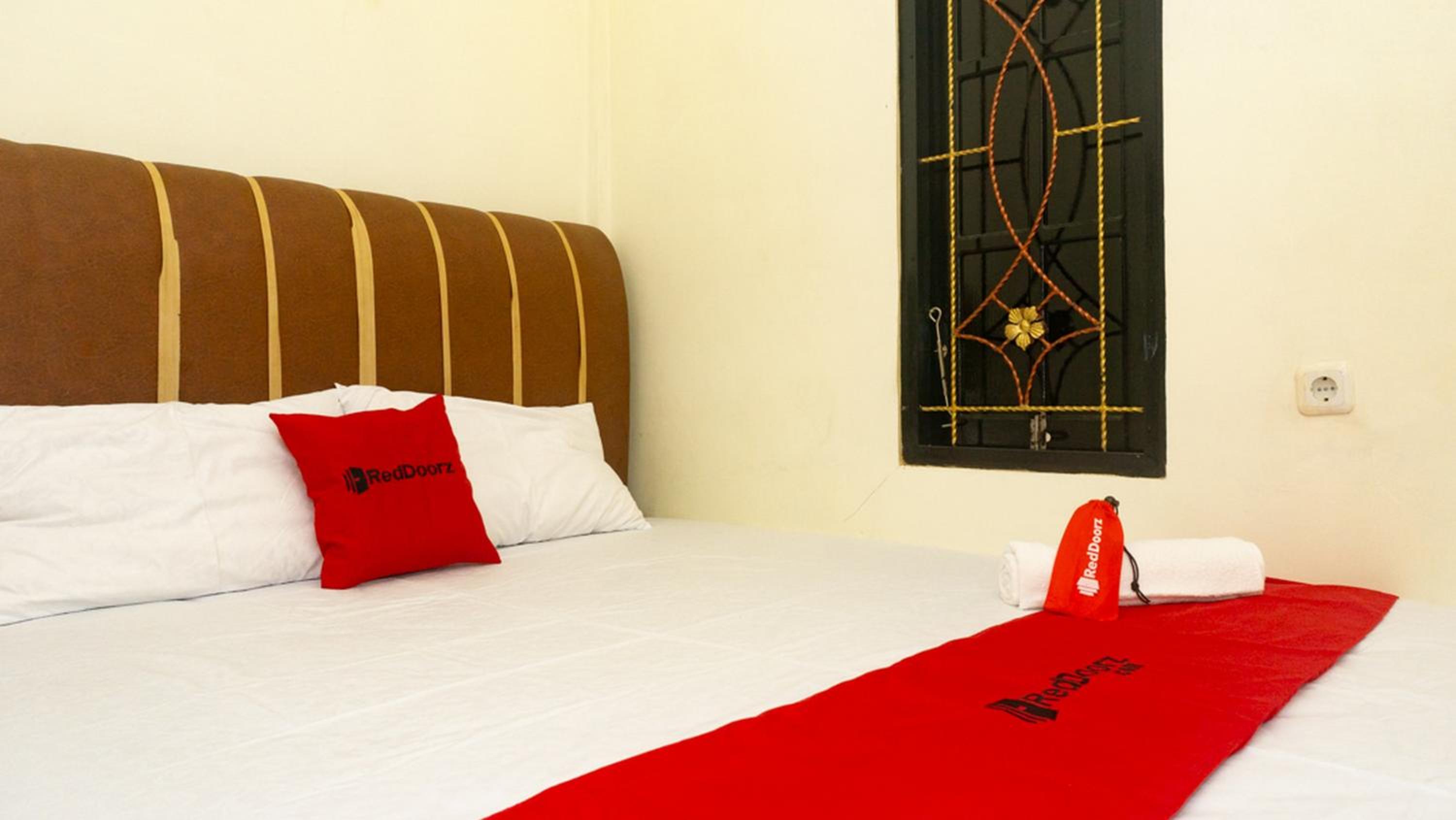 RedDoorz near Sentani Airport Jayapura, Jayapura - 23