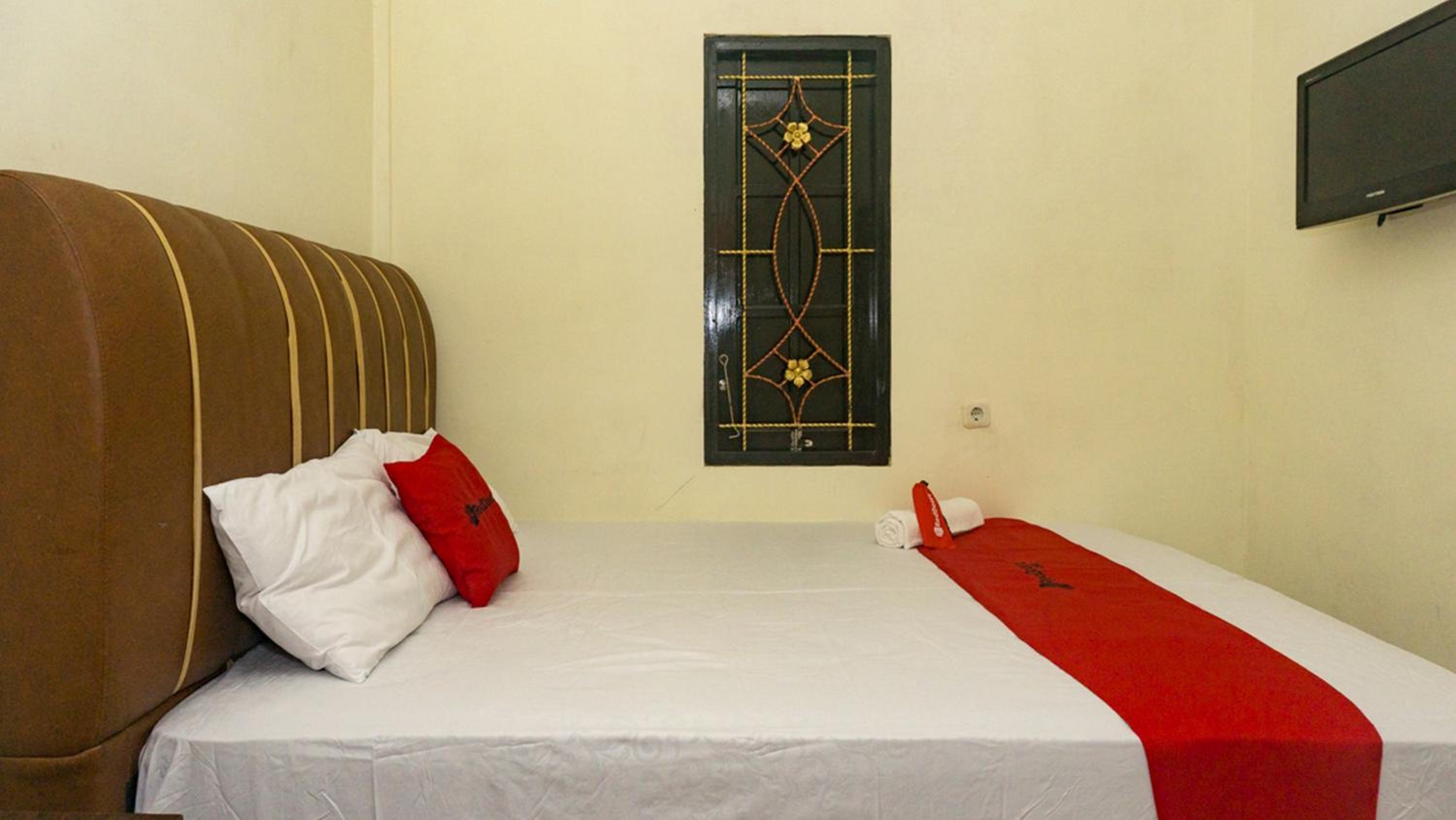RedDoorz near Sentani Airport Jayapura