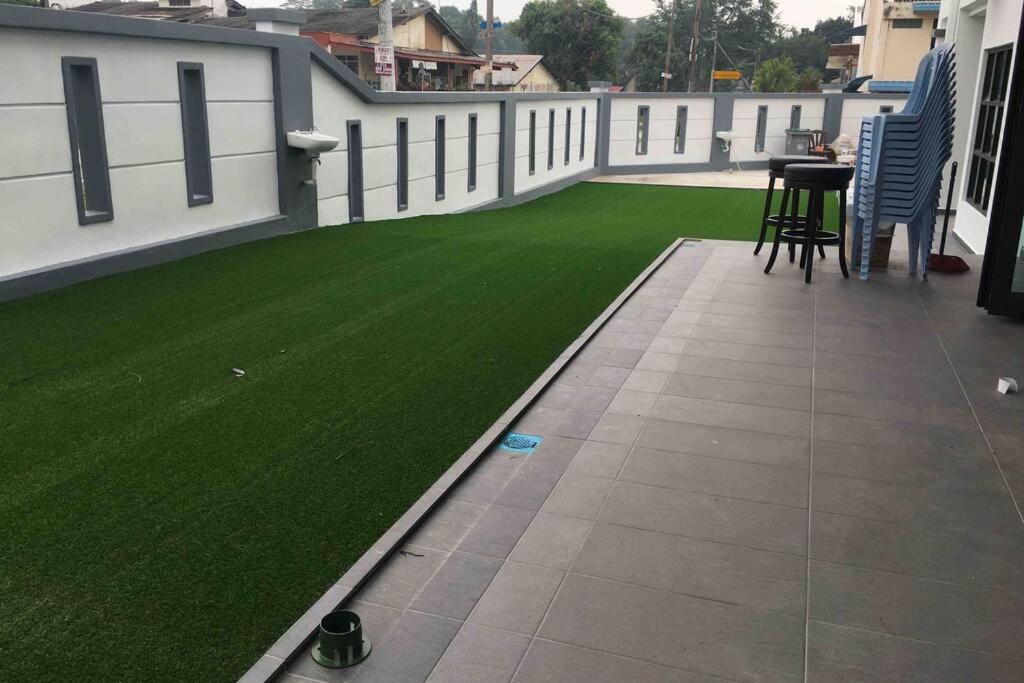 22pax :Taman pelangi Party house nearby midvelly